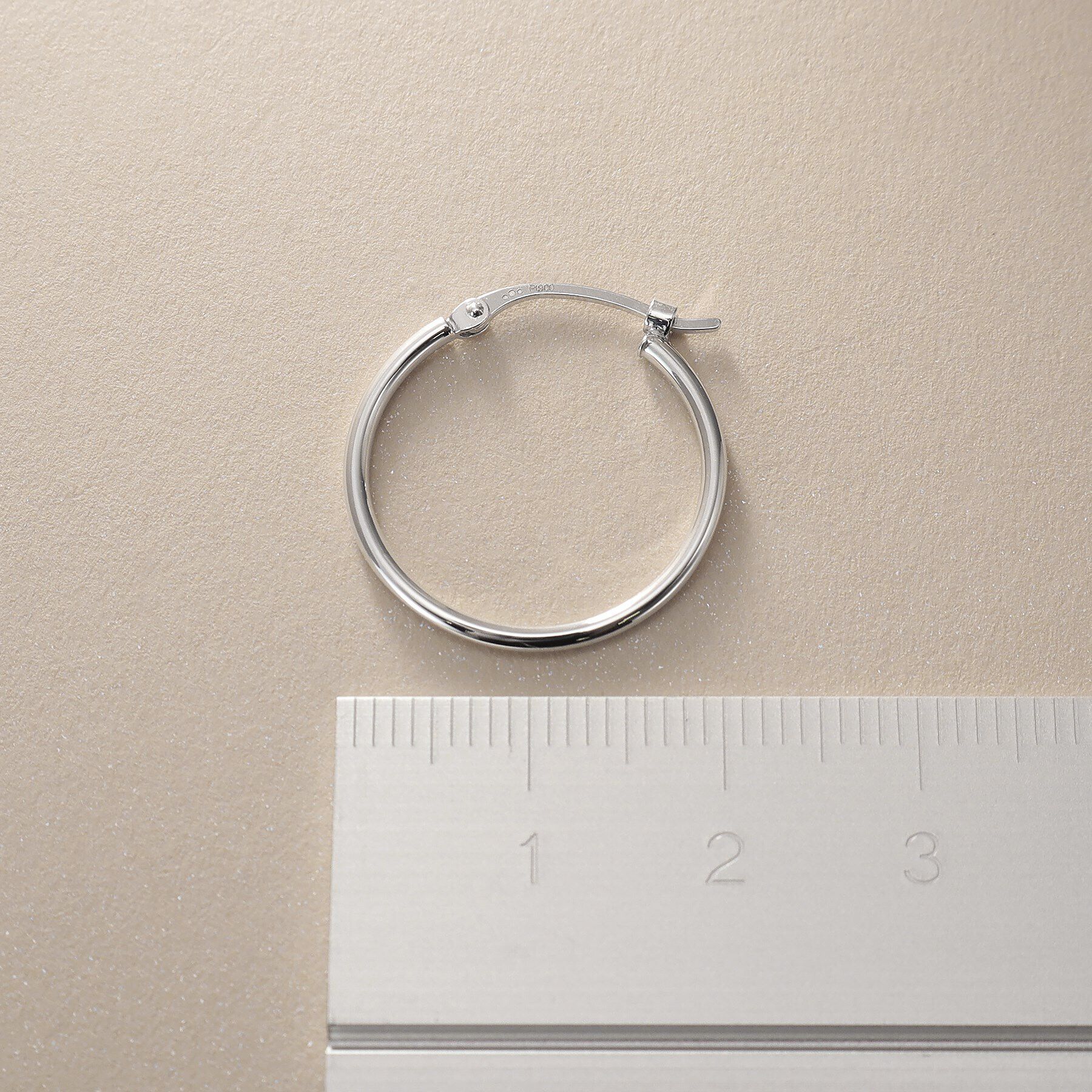 COCOSHNIK「プラチナ中空丸線フープピアス小」|ピアス|