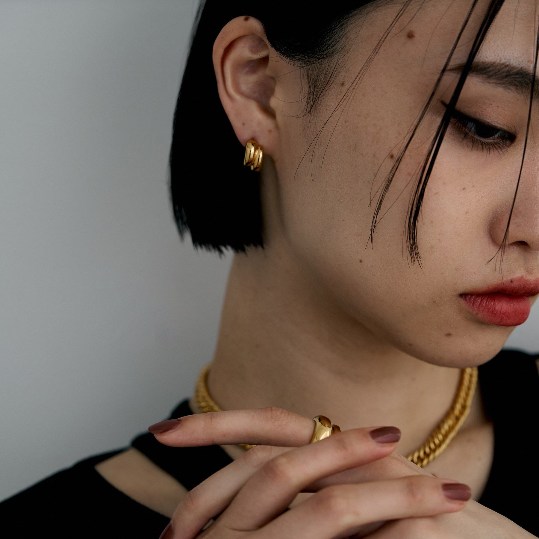 COCOSHNIK ONKITSCH「シルバー スモールフープ チャビーローテイテッドピアス GP」|ピアス|