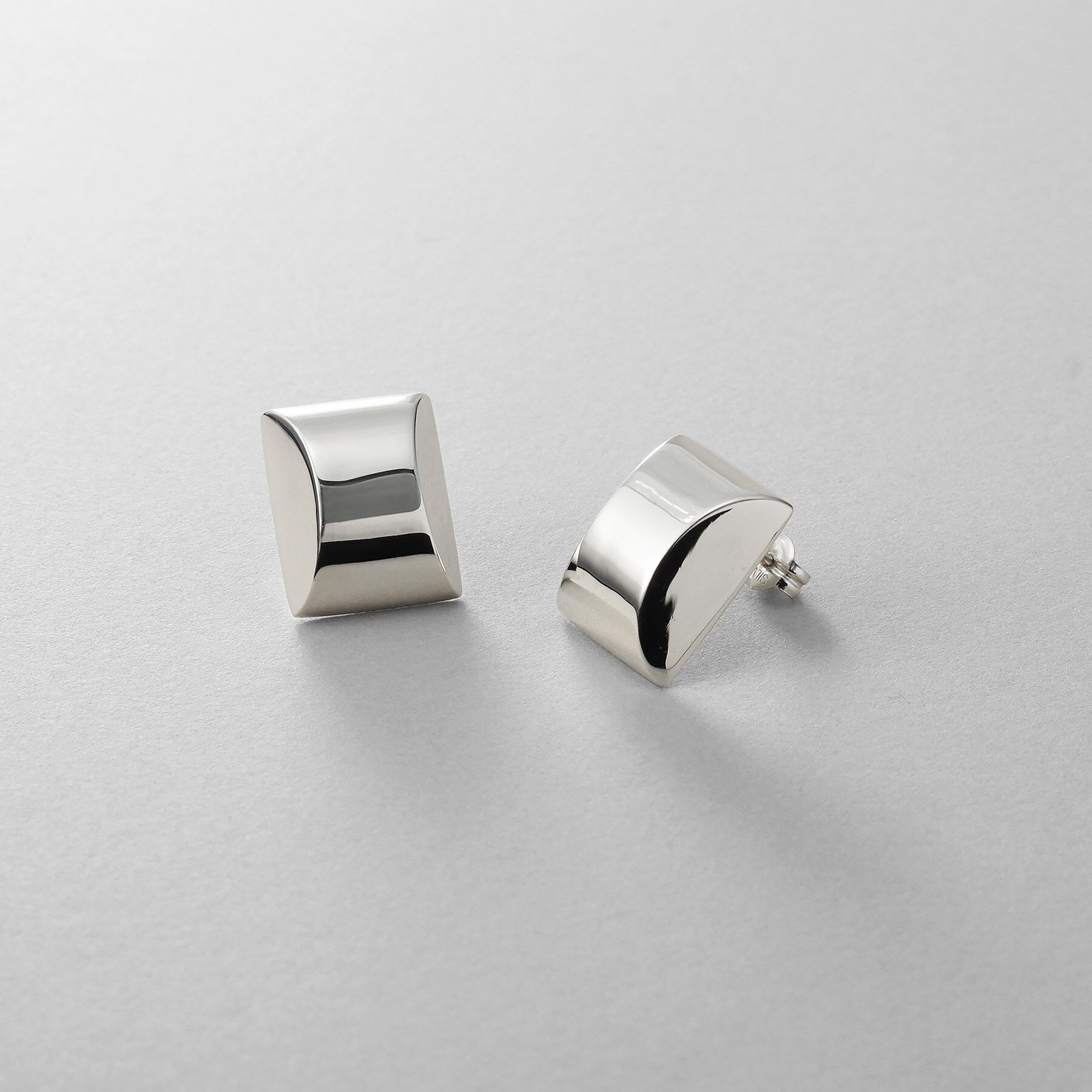 COCOSHNIK ONKITSCH「シルバー ホロウスタッドピアス スロープカット」|ピアス|シルバー(600)