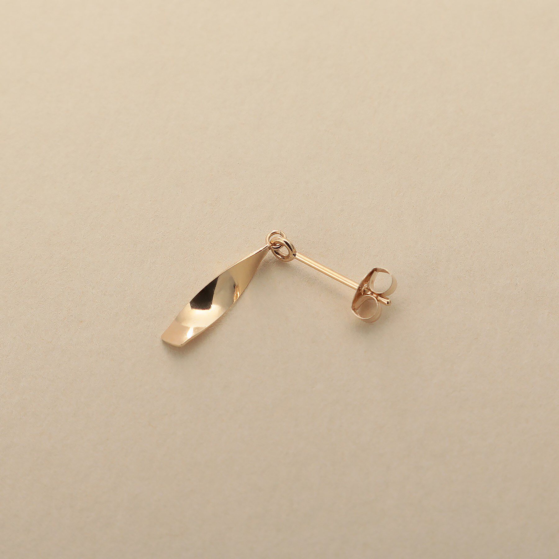 COCOSHNIK ONKITSCH「K10トワーリープレートピアス」|ピアス|