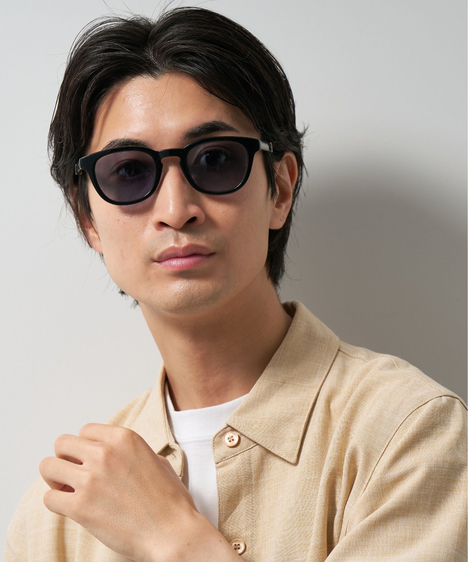  「ウェリントン型 調光サングラス 折りたたみ式｜レンズの色が変わるサングラス UNITED ARROWS Wellness」|サングラス|