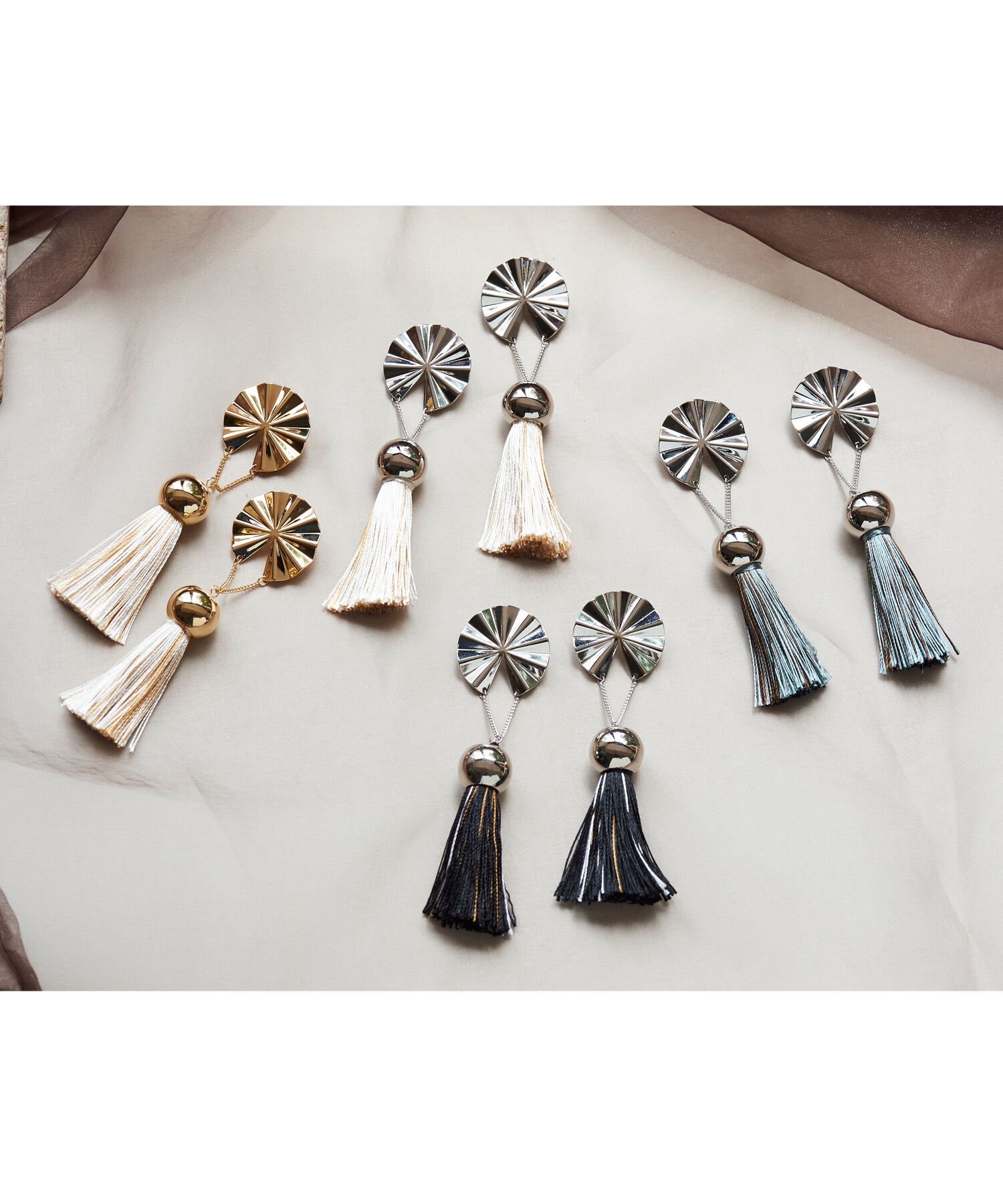 Phoebe+「【amplis】lotus tasselピアス　シルバー&times;ブラック」|ピアス|