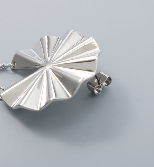 Phoebe+「【amplis】lotus tasselピアス　シルバー&times;ベージュ」|ピアス|