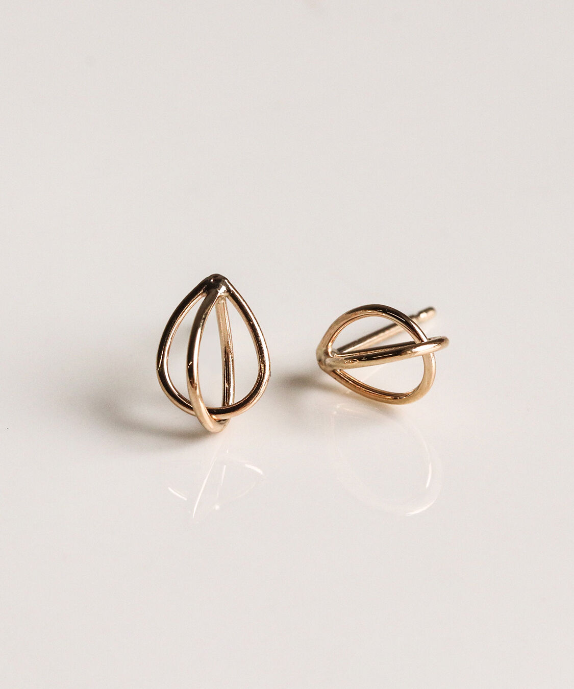  「ゴールド ティアドロップ ピアス | K10YG」|ピアス|