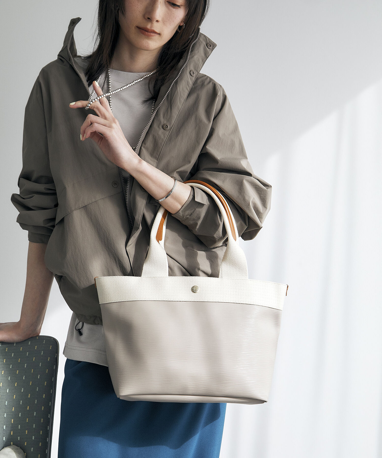 TOPKAPI BREATH「【ドラマ着用】【Breath TOPKAPI】RIPPLE リプル ロング ハンドル B5 トートバッグ 」|トートバッグ|ペールベージュ