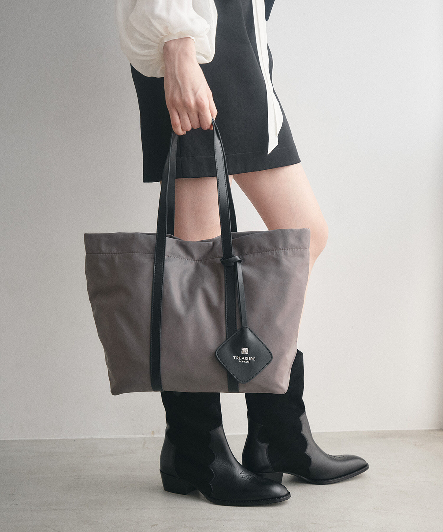 TOPKAPI TREASURE「【TREASURE TOPKAPI】ナイロン レザー ハンドル A4 トートバッグ」|トートバッグ|チャコールグレー