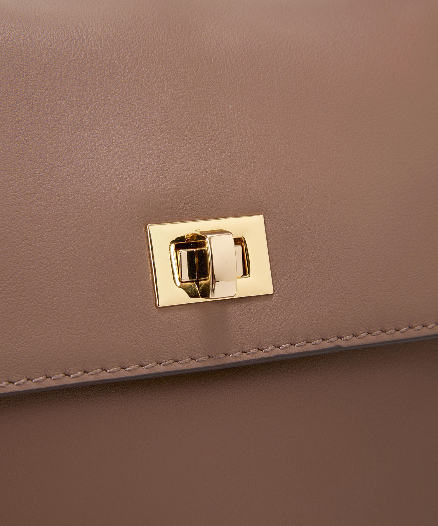 TOPKAPI TREASURE「【TREASURE TOPKAPI】スムースレザー ハチ 刺しゅう ショルダーバッグ」|ショルダー・メッセンジャー|