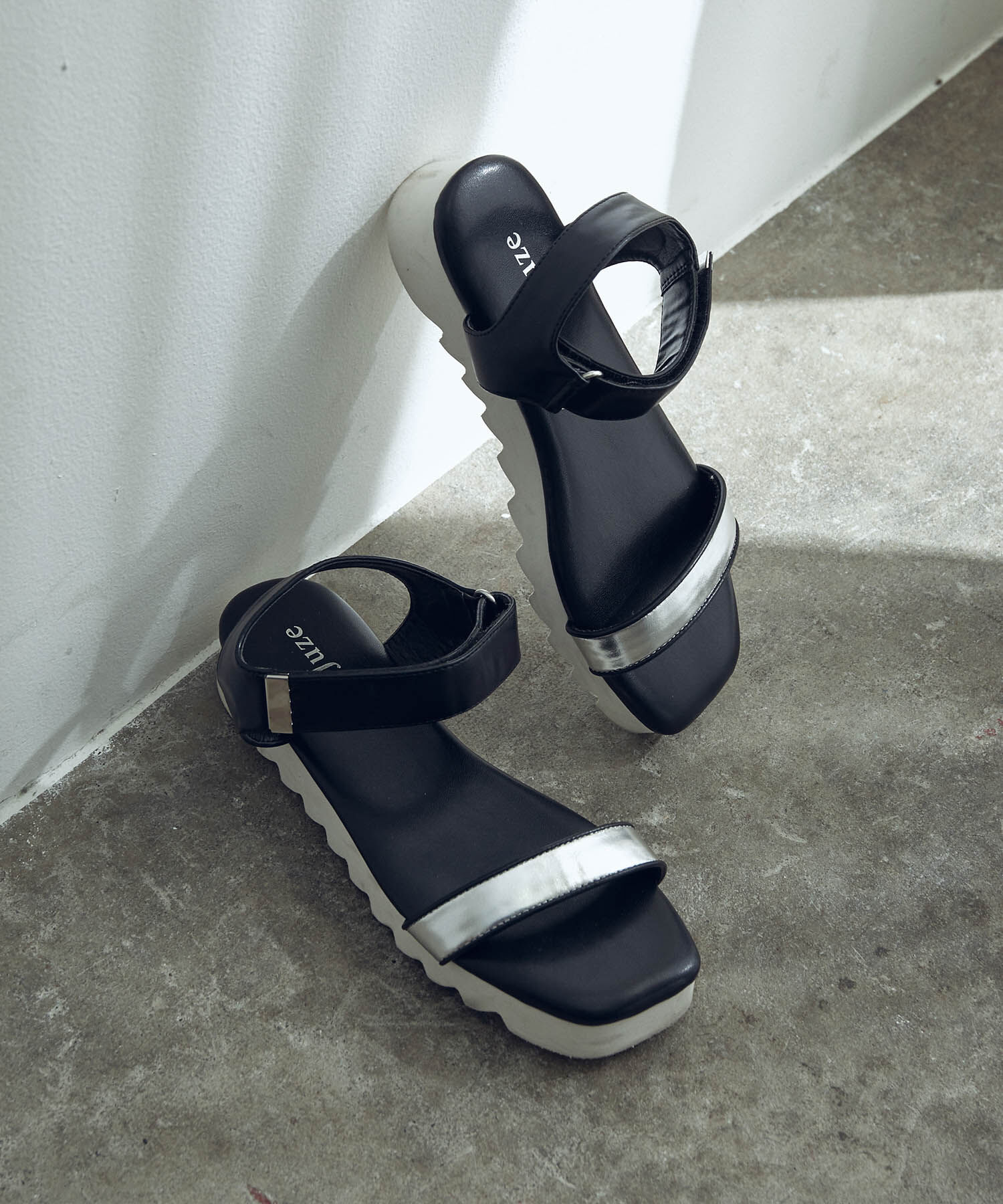 Juze「軽量スクエアトゥ厚底サンダル」|サンダル|