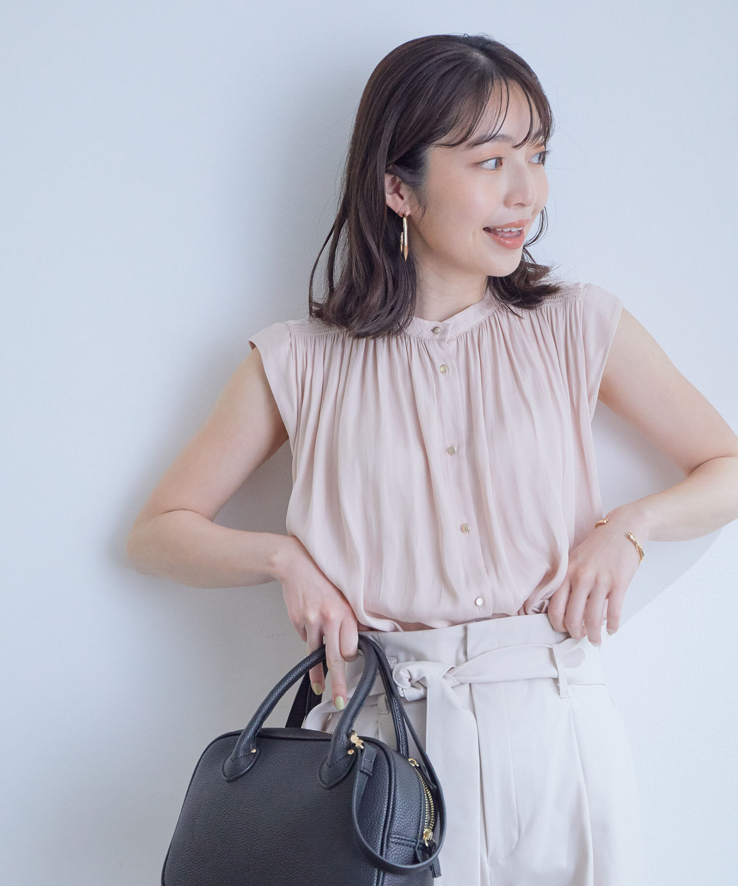 VIS「【前後2WAY】サテンギャザーフレンチスリーブブラウス」|シャツ・ブラウス|