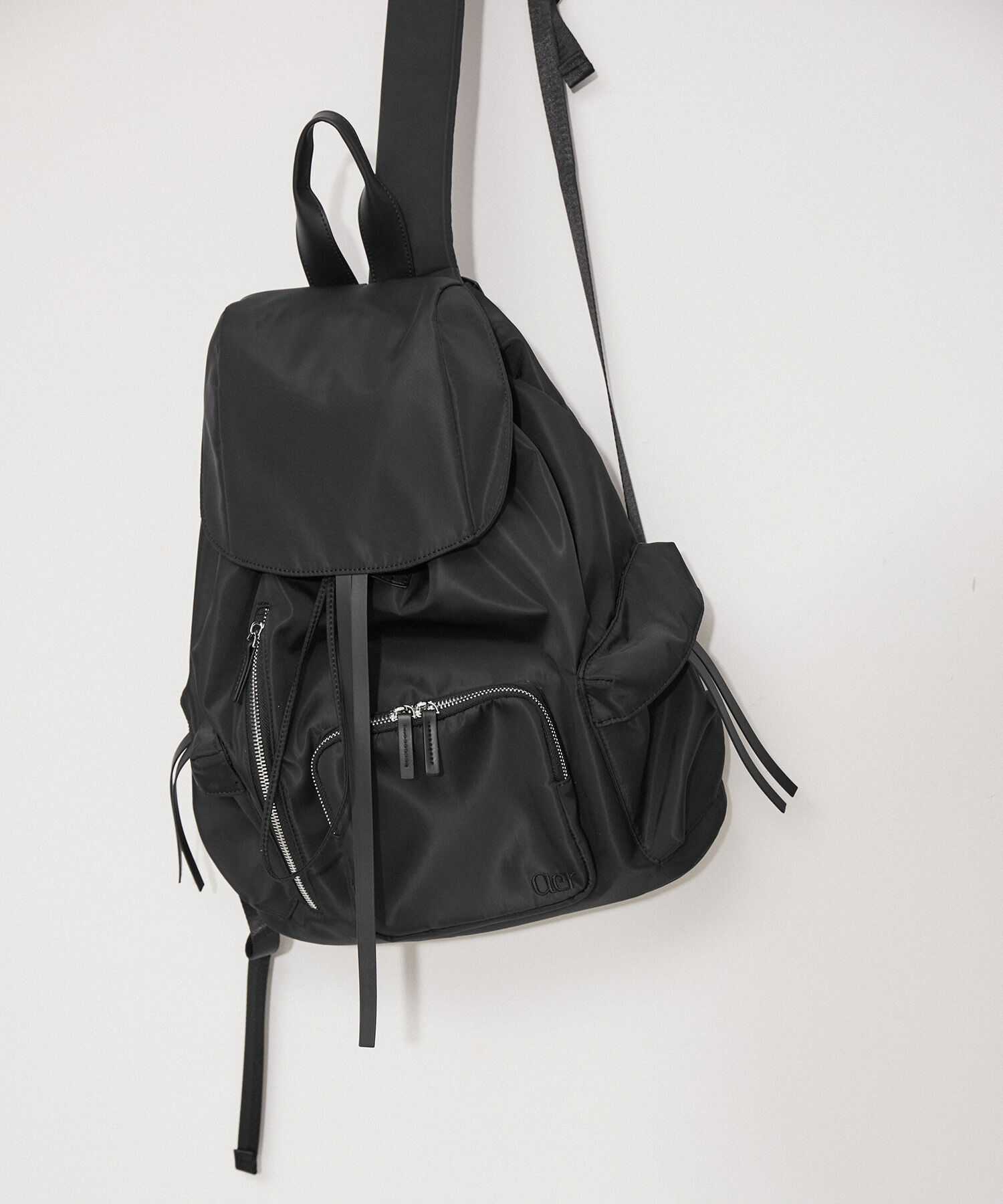 ADAM ET ROPE'「【WEB限定・サステナブル】フラップポケットリュックサック」|リュック|ブラック(01)