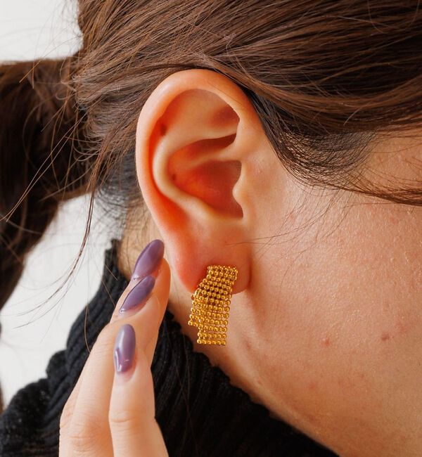 Rouge vif「【Caline Paris/カリーヌパリ】ゴールドメッシュピアス/両耳」|ピアス|ゴールド