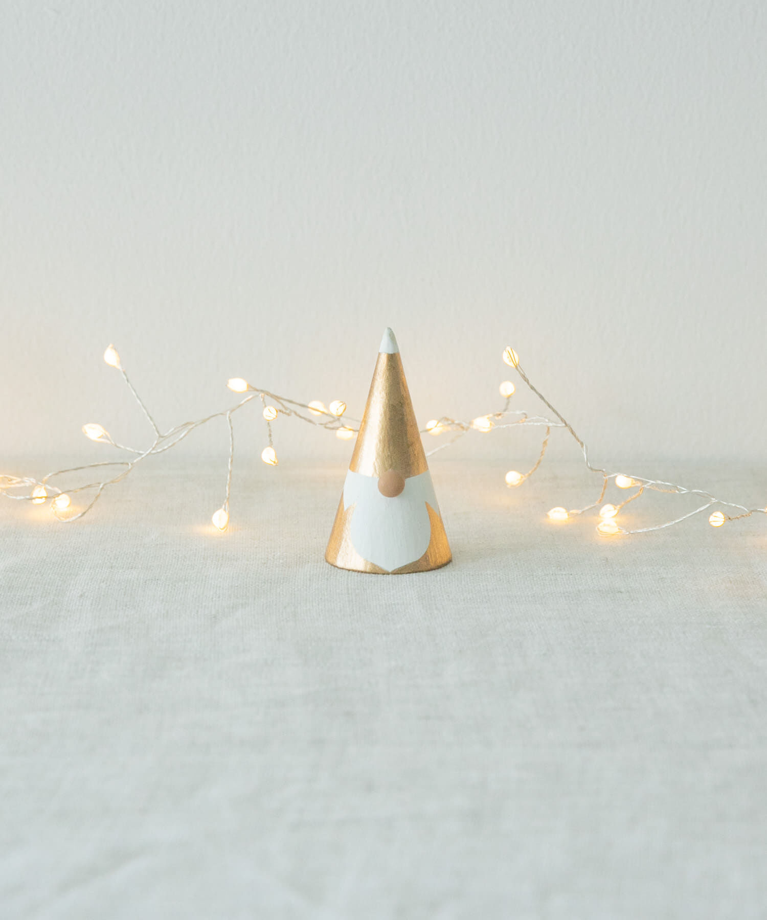 URBAN RESEARCH DOORS「shesay　マンゴーウッド トムテオブジェ S」|その他|ゴールド