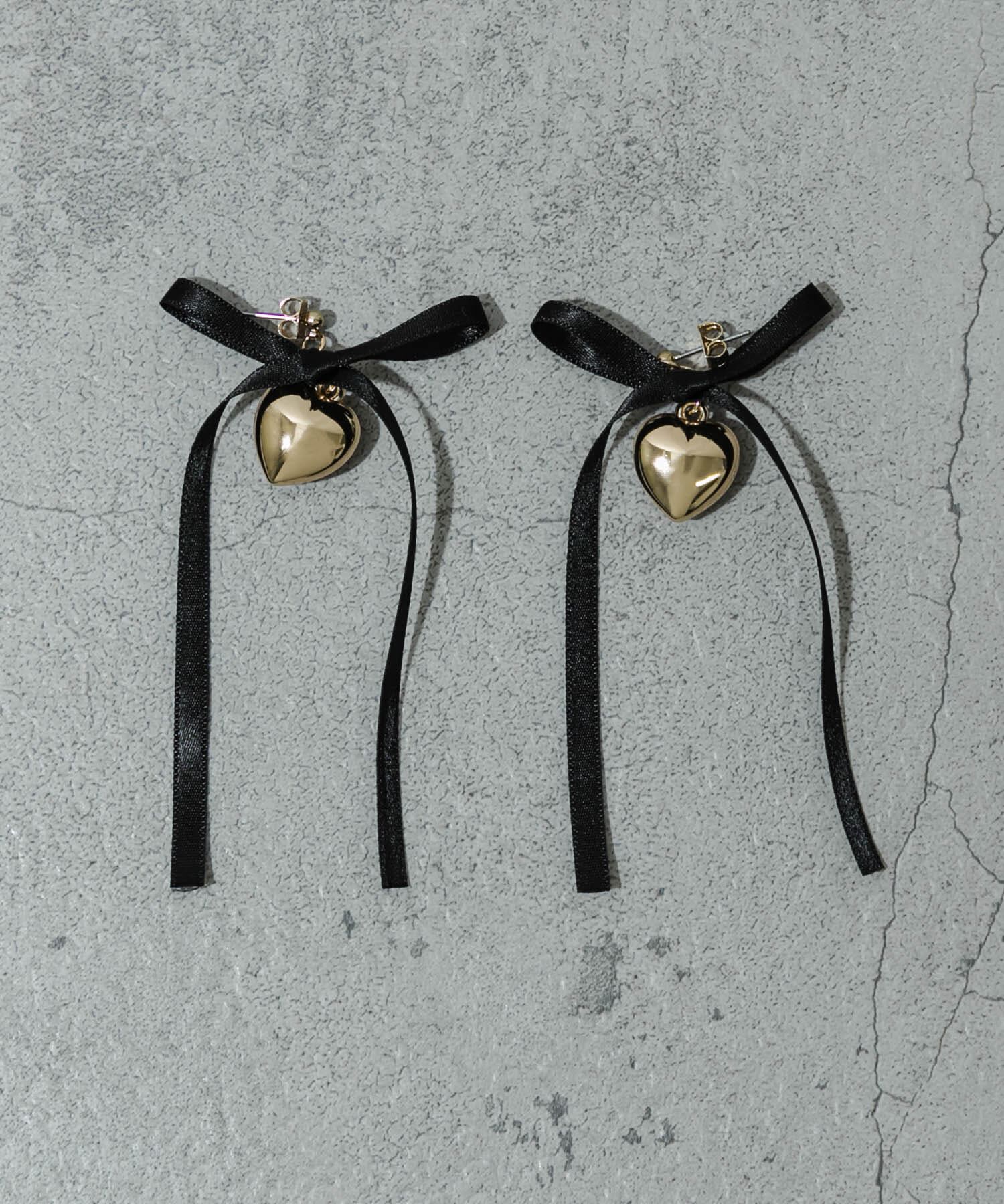 SMELLY「サテンリボンハートピアス」|ピアス|