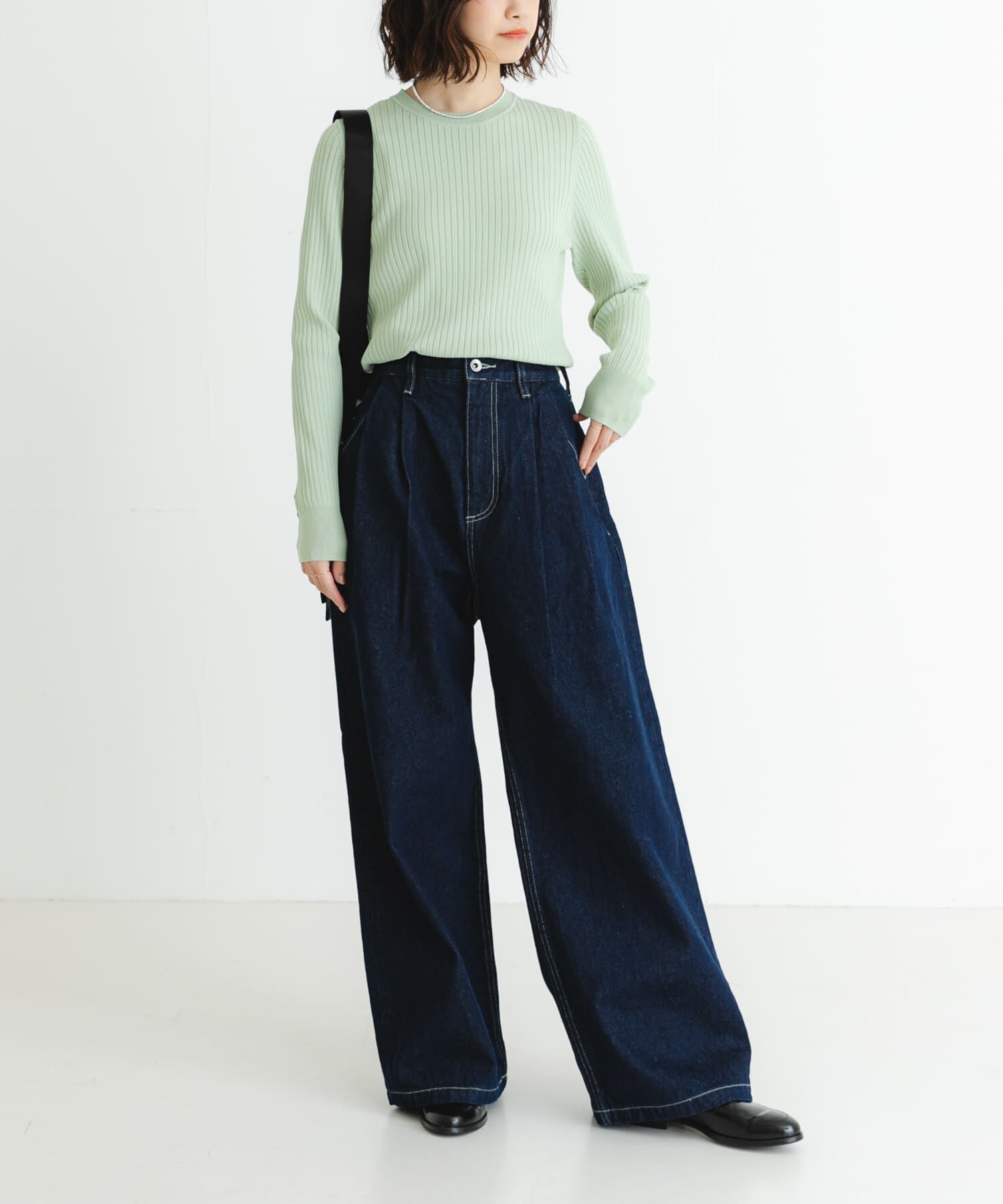 URBAN RESEARCH「『WEB限定』クルーネックコンパクトリブニット」|ニット・セーター|