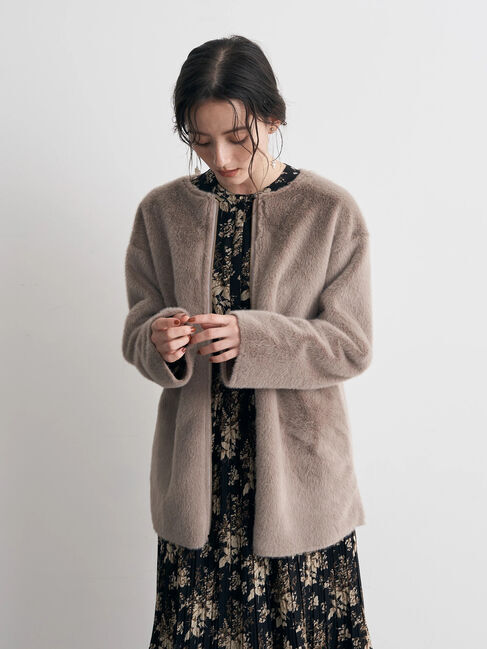 YECCA VECCA「フェイクファーコート」|ノーカラーコート|