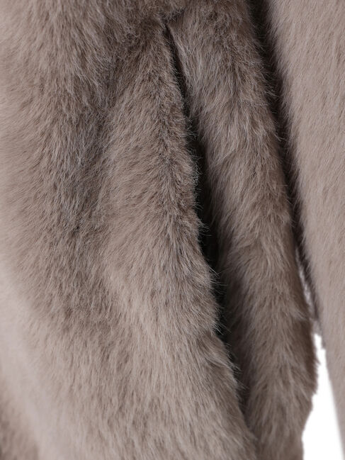 YECCA VECCA「フェイクファーコート」|ノーカラーコート|