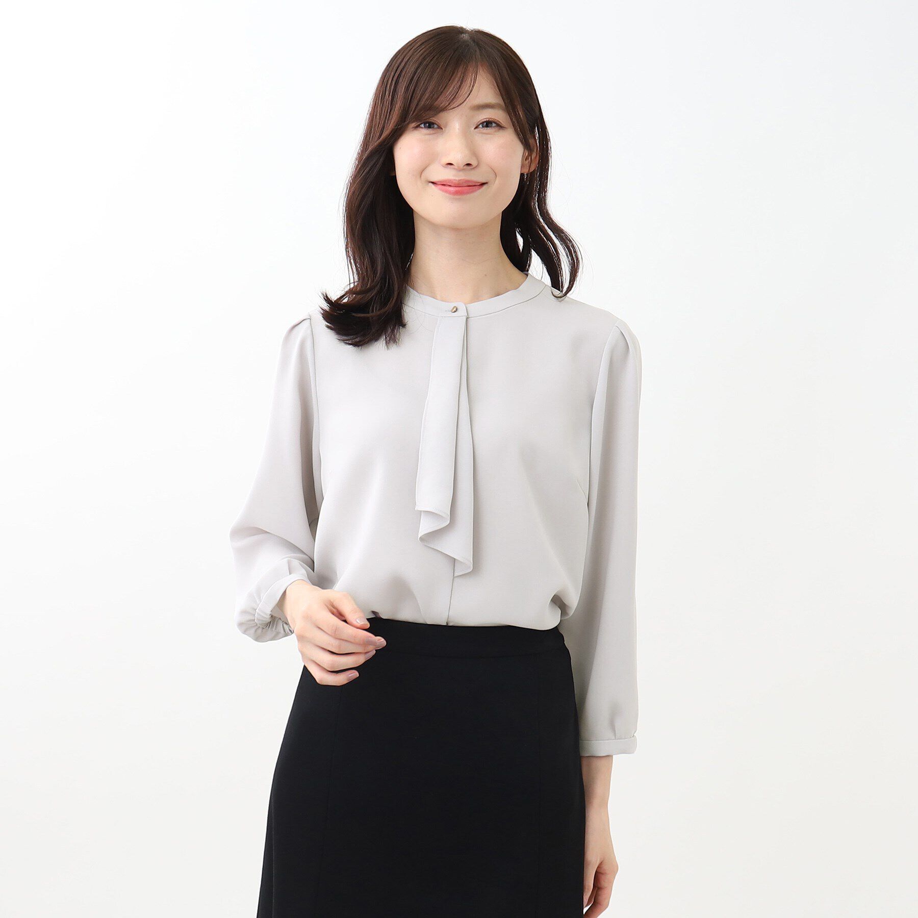 Reflect「【WEB限定カラーあり／接触冷感／マシンウォッシュ】ボータイ風デザインブラウス」|シャツ・ブラウス|ライトグレー(011