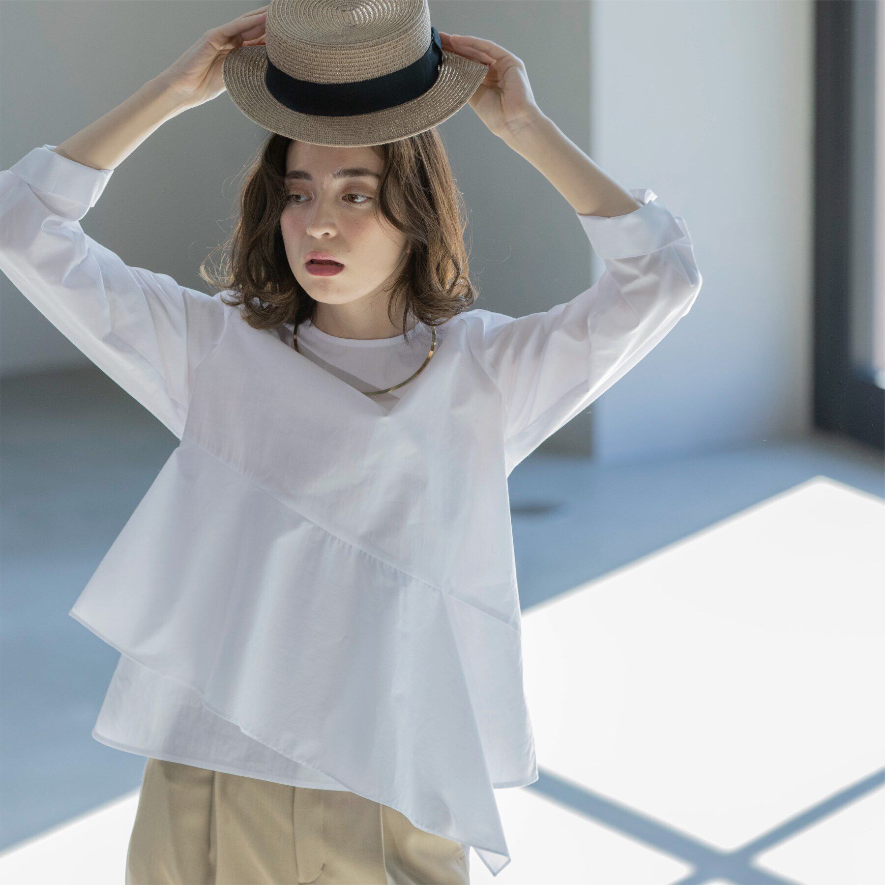 OPAQUE.CLIP「アシメフリルブラウス」|シャツ・ブラウス|ホワイト(001)