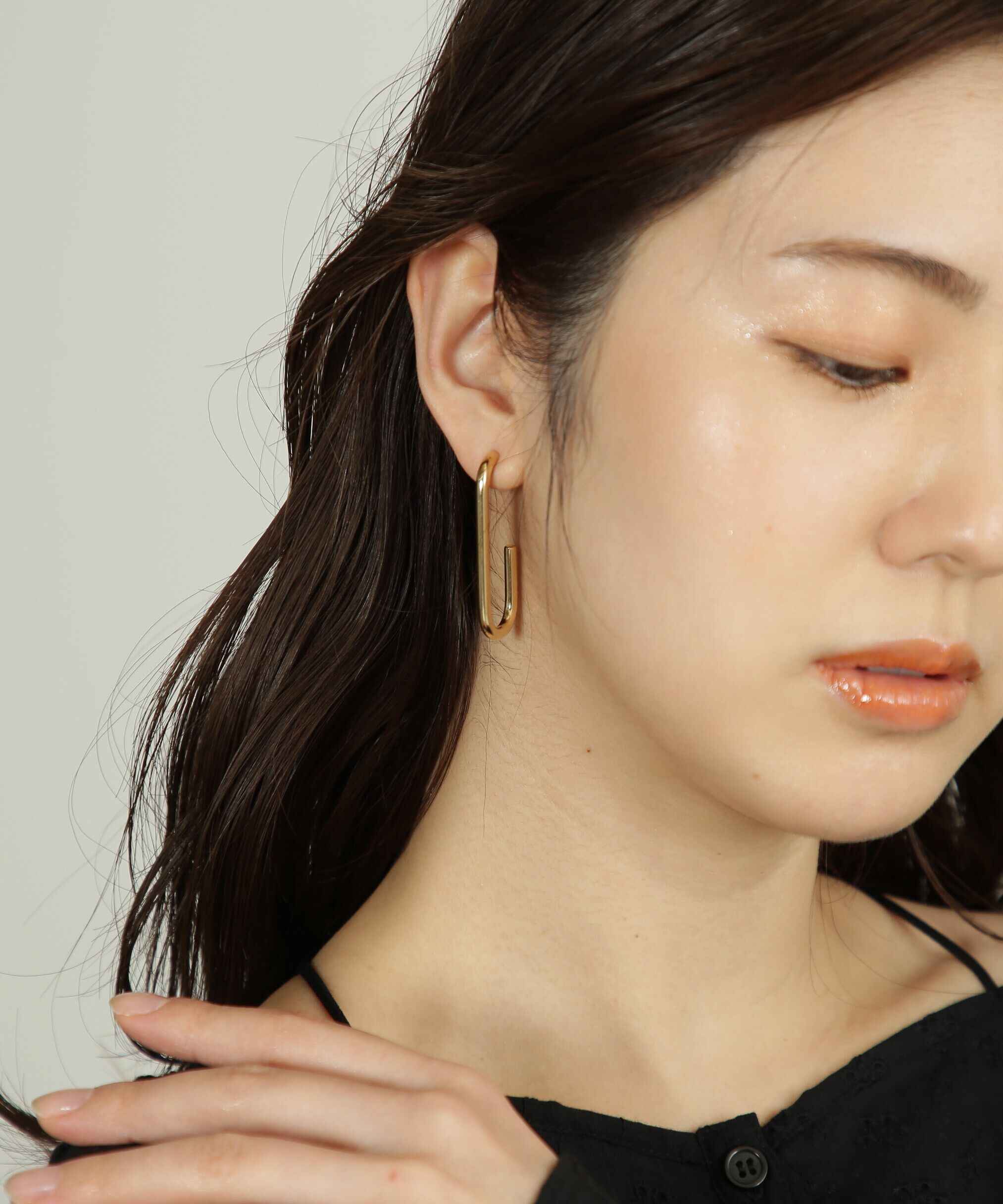  「Cピアス」|その他|ゴールド