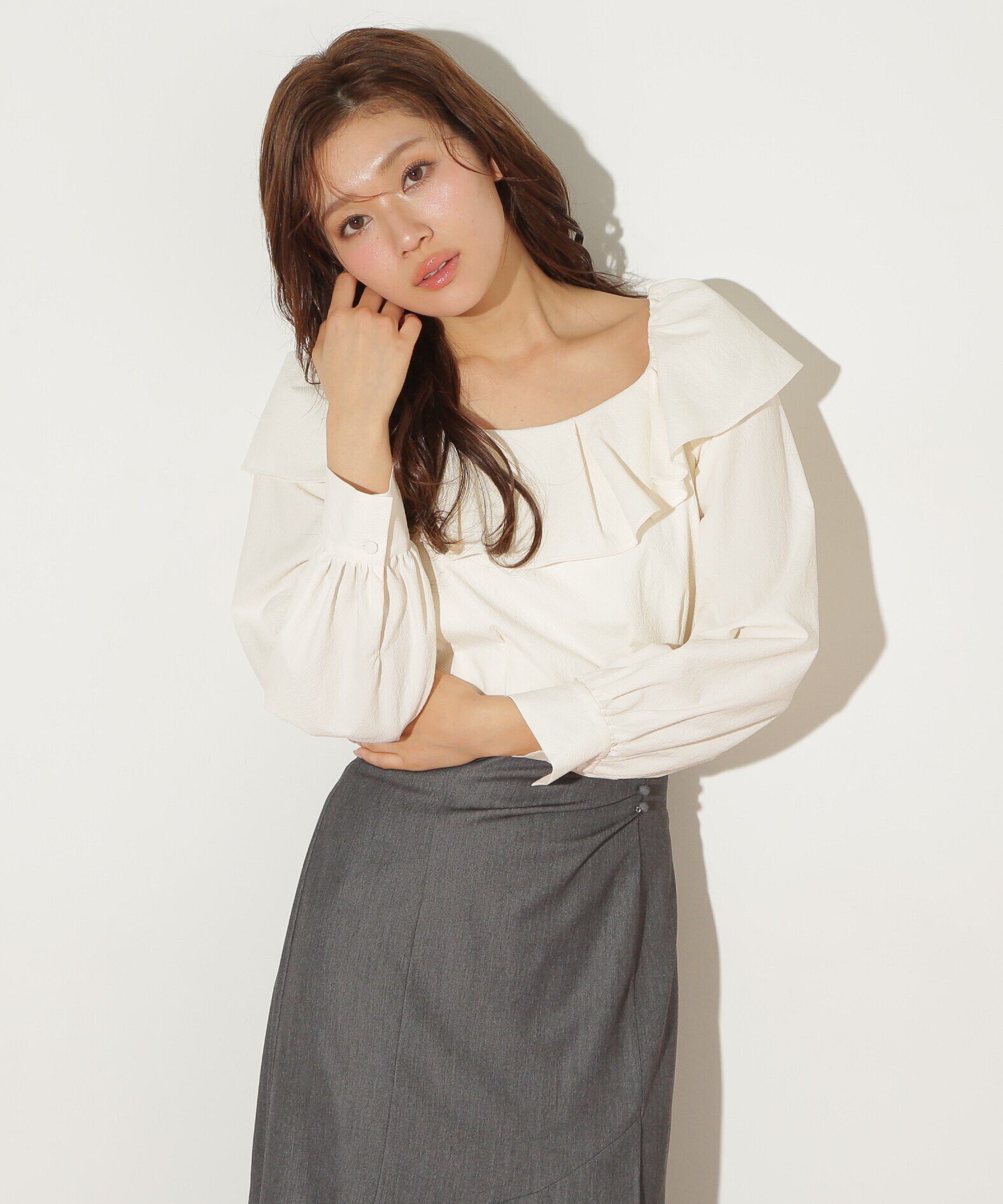  「タックフリルオフショルブラウス」|シャツ・ブラウス|ホワイト
