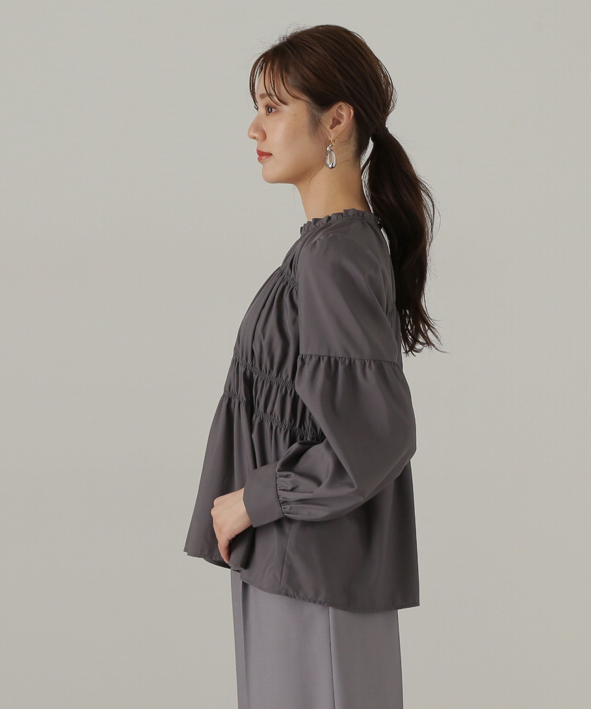 PROPORTION BODY DRESSING「シャーリングチュニックブラウス24AW」|シャツ・ブラウス|