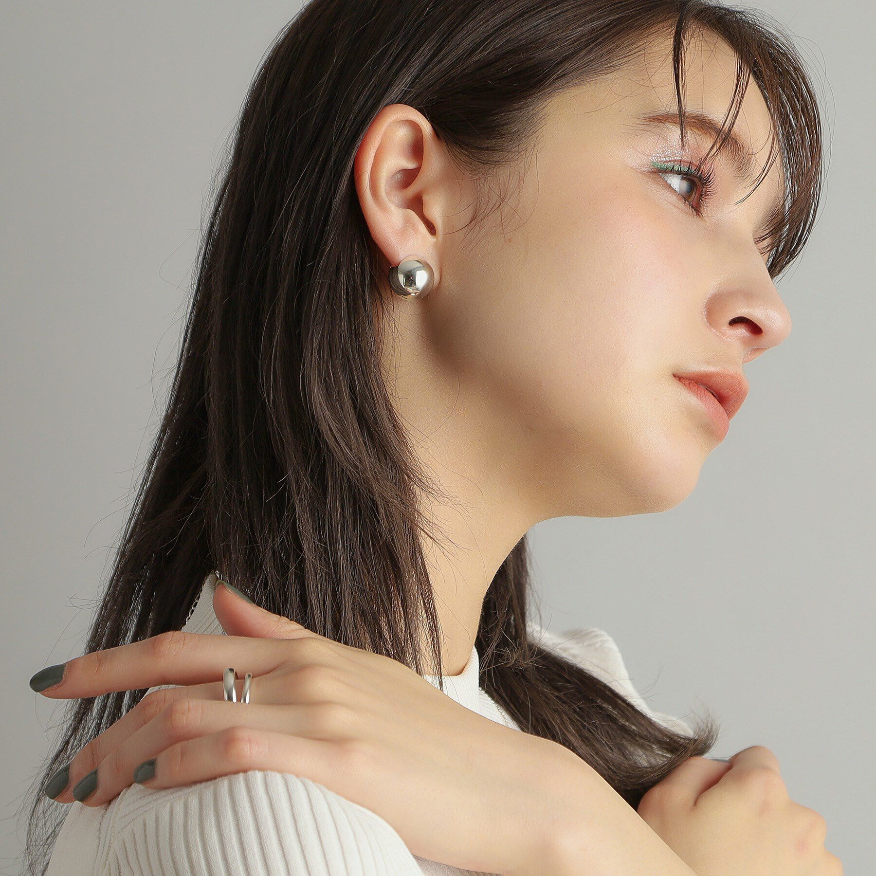 COCOSHNIK ONKITSCH「シルバー ハギーピアス ボールL」|ピアス|