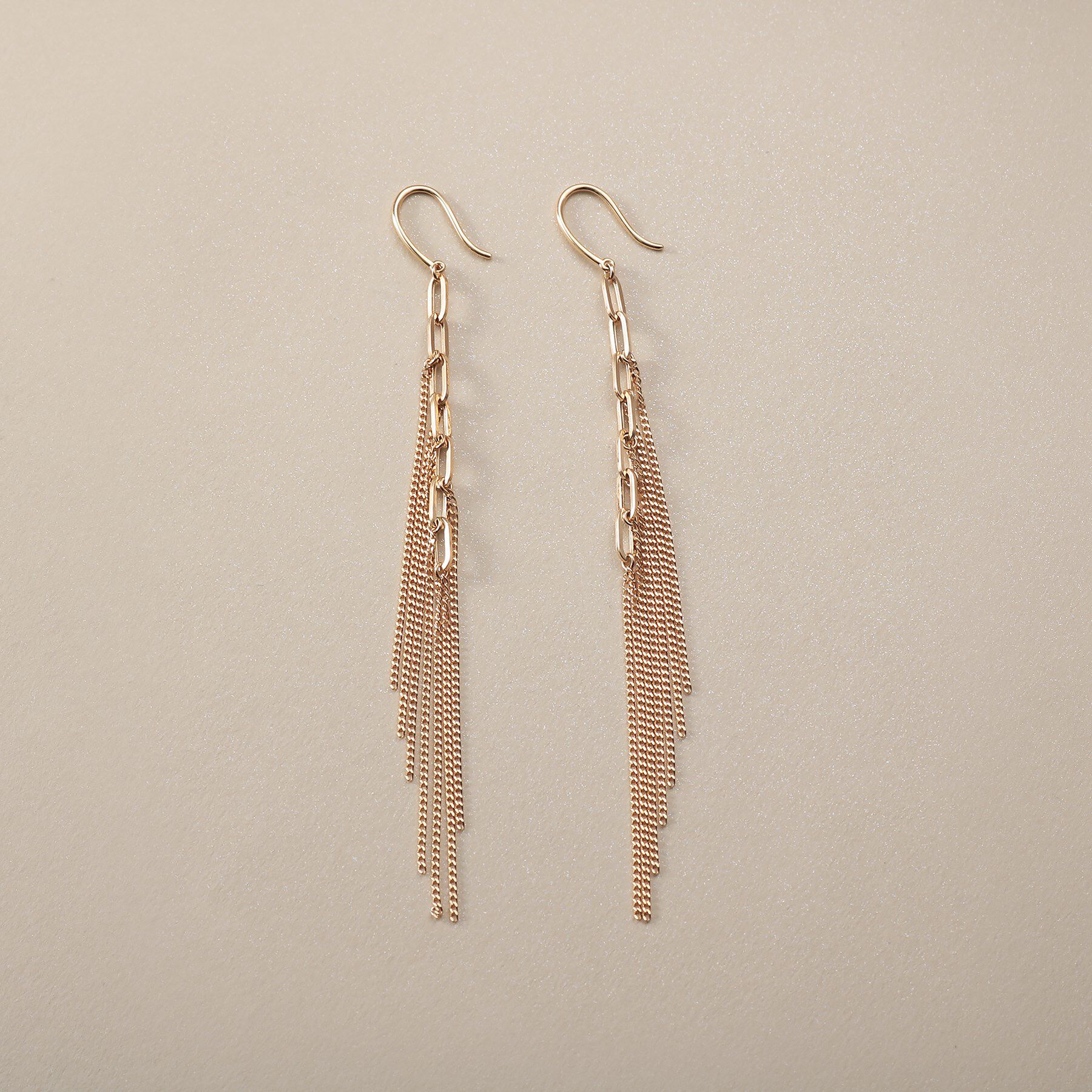 COCOSHNIK「K10中空プリムキヘイフリンジ フックピアス」|ピアス|