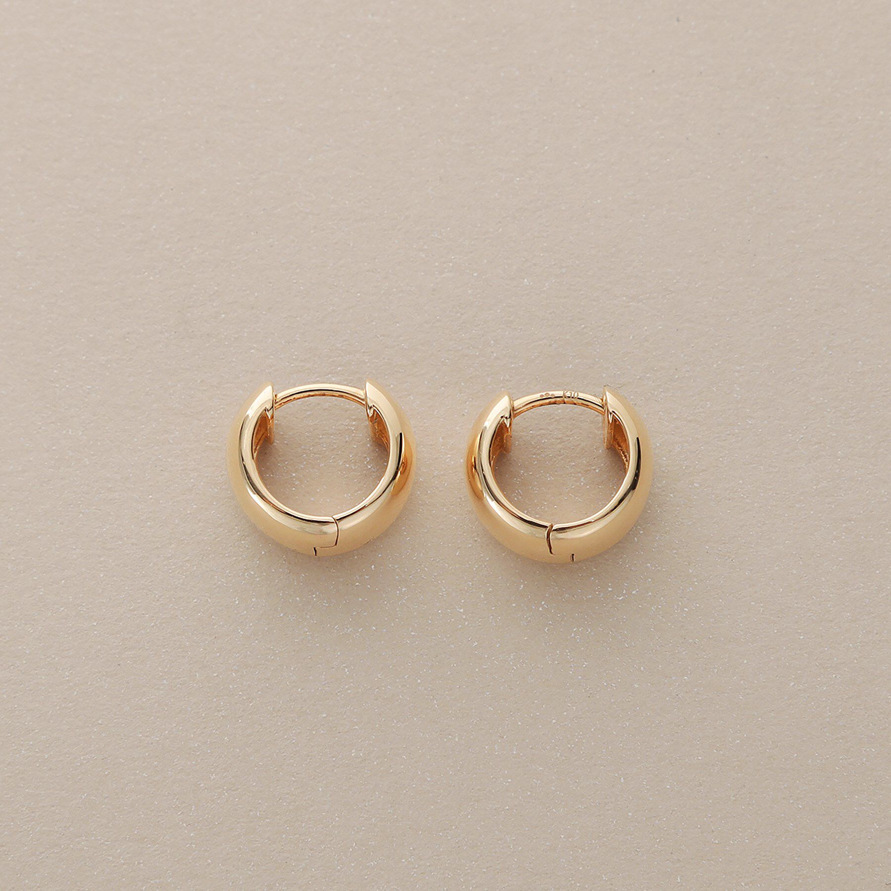 COCOSHNIK「K10平甲ワイド 中折れピアス」|ピアス|