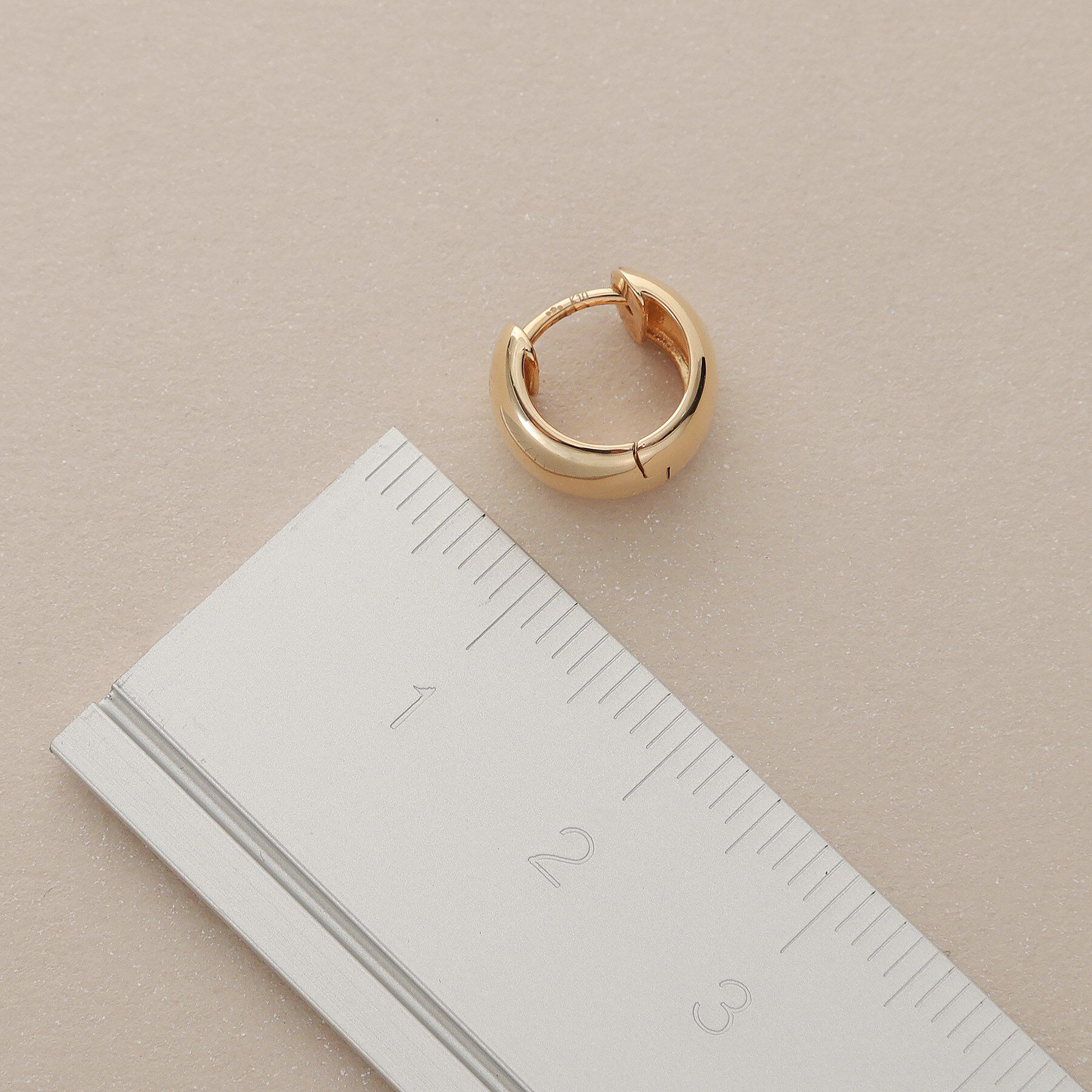 COCOSHNIK「K10平甲ワイド 中折れピアス」|ピアス|