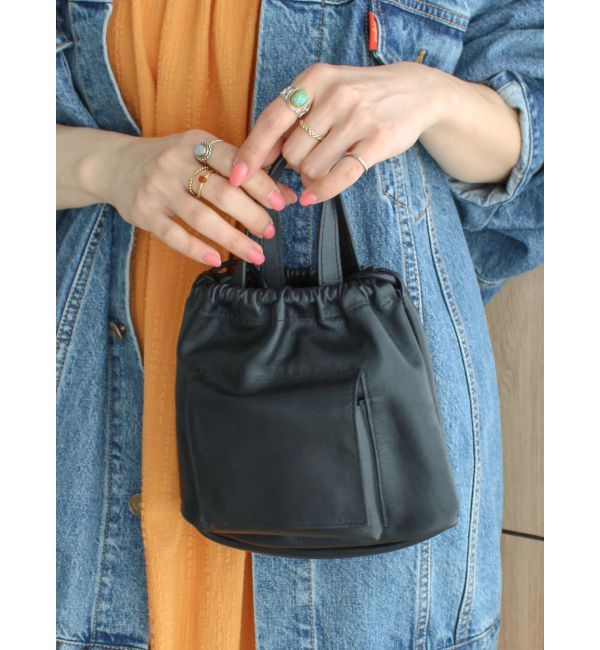 Ungrid「ポケットデザイン巾着レザーバッグ」|ショルダー・メッセンジャー|