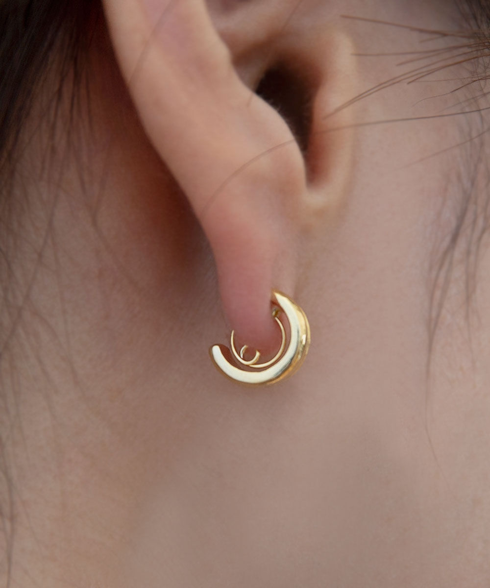 colleca la「miniループフィット・サイドラインフープイヤリング」|イヤリング|