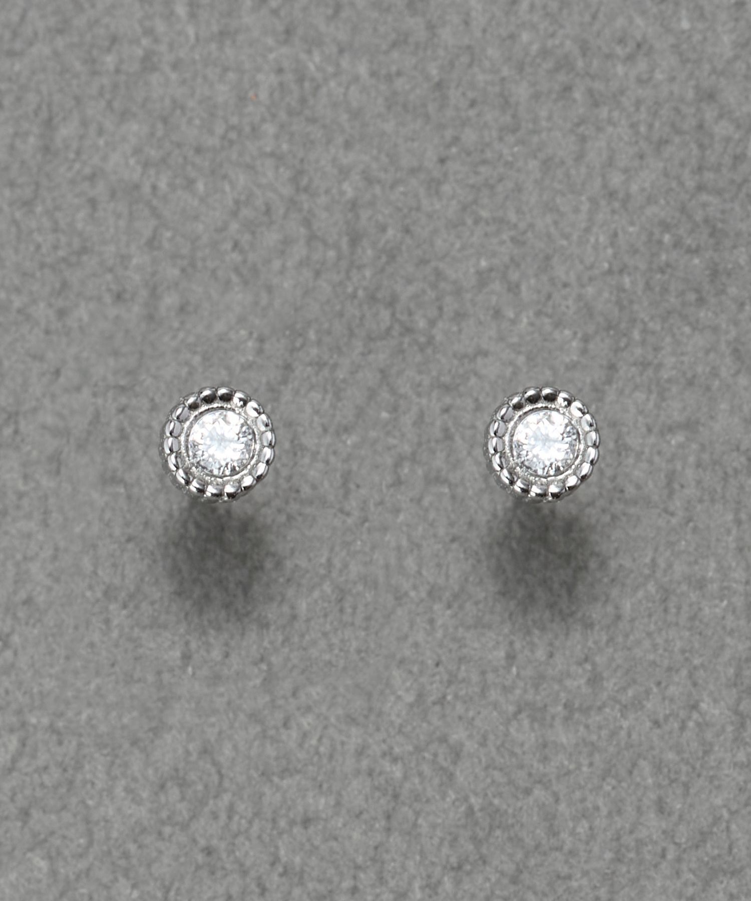 Phoebe「【金属アレルギー対応】プチシャイニングピアス　シルバー/サージカルステンレス」|ピアス|シルバー