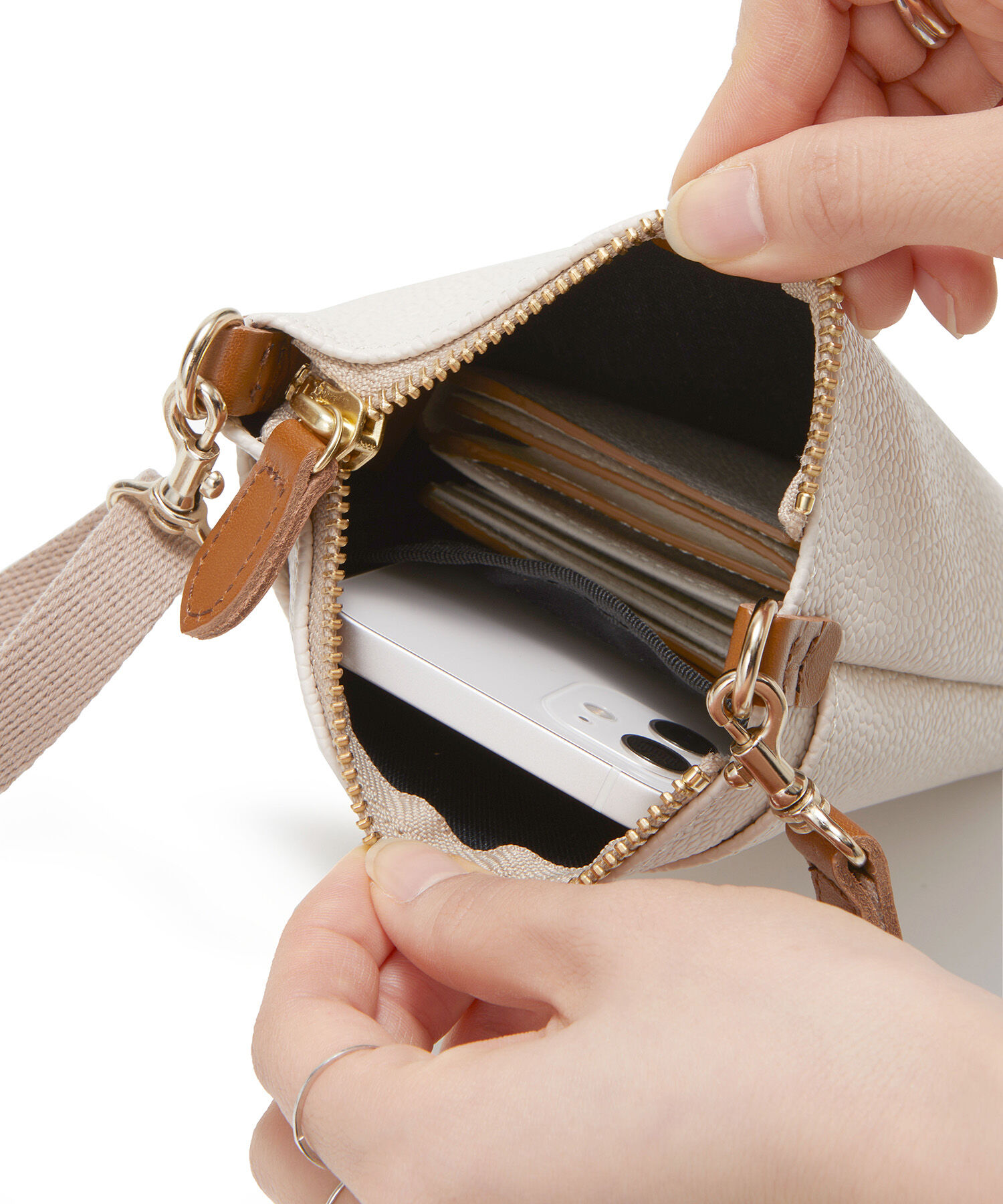 TOPKAPI BREATH「 SCOTCH GRAIN スコッチグレイン ネオレザー サコッシュ スマホ ショルダーバッグ【VERY 掲載】」|ショルダー・メッセンジャー|