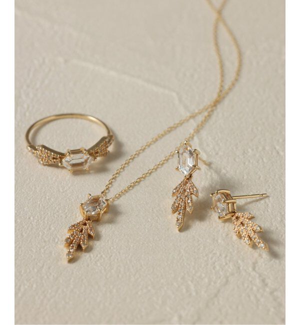 Lilas by Spick&Span「ヘキサゴン*ダイヤarrowモチーフピアス K10(両耳)」|ピアス|