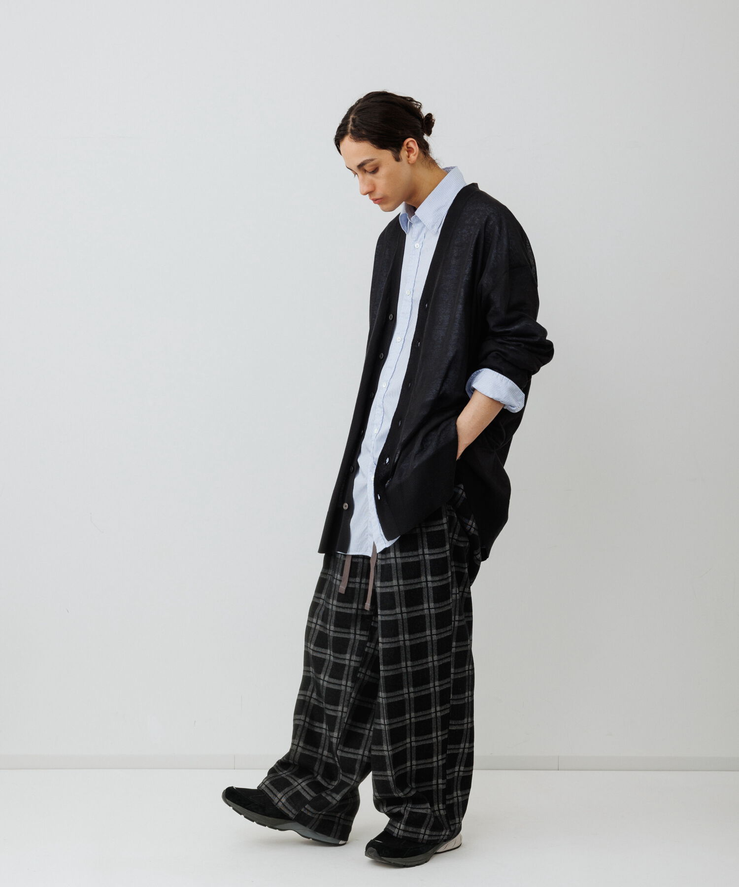 ADAM ET ROPE'「【WEB限定】麻調 ロングルーズ シアー サマーニット ロングカーディガン / ユニセックス」|カーディガン|