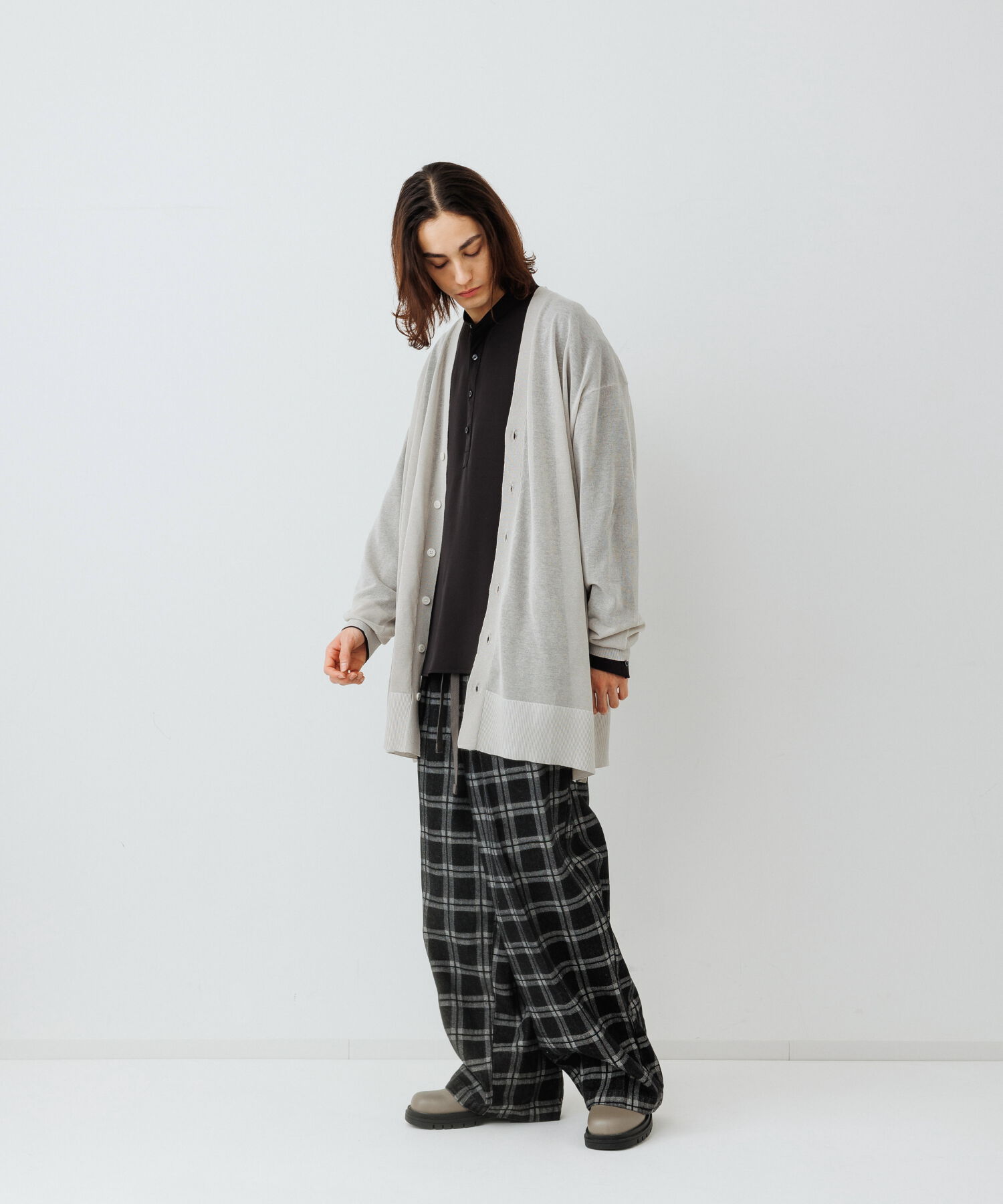 ADAM ET ROPE'「【WEB限定】麻調 ロングルーズ シアー サマーニット ロングカーディガン / ユニセックス」|カーディガン|