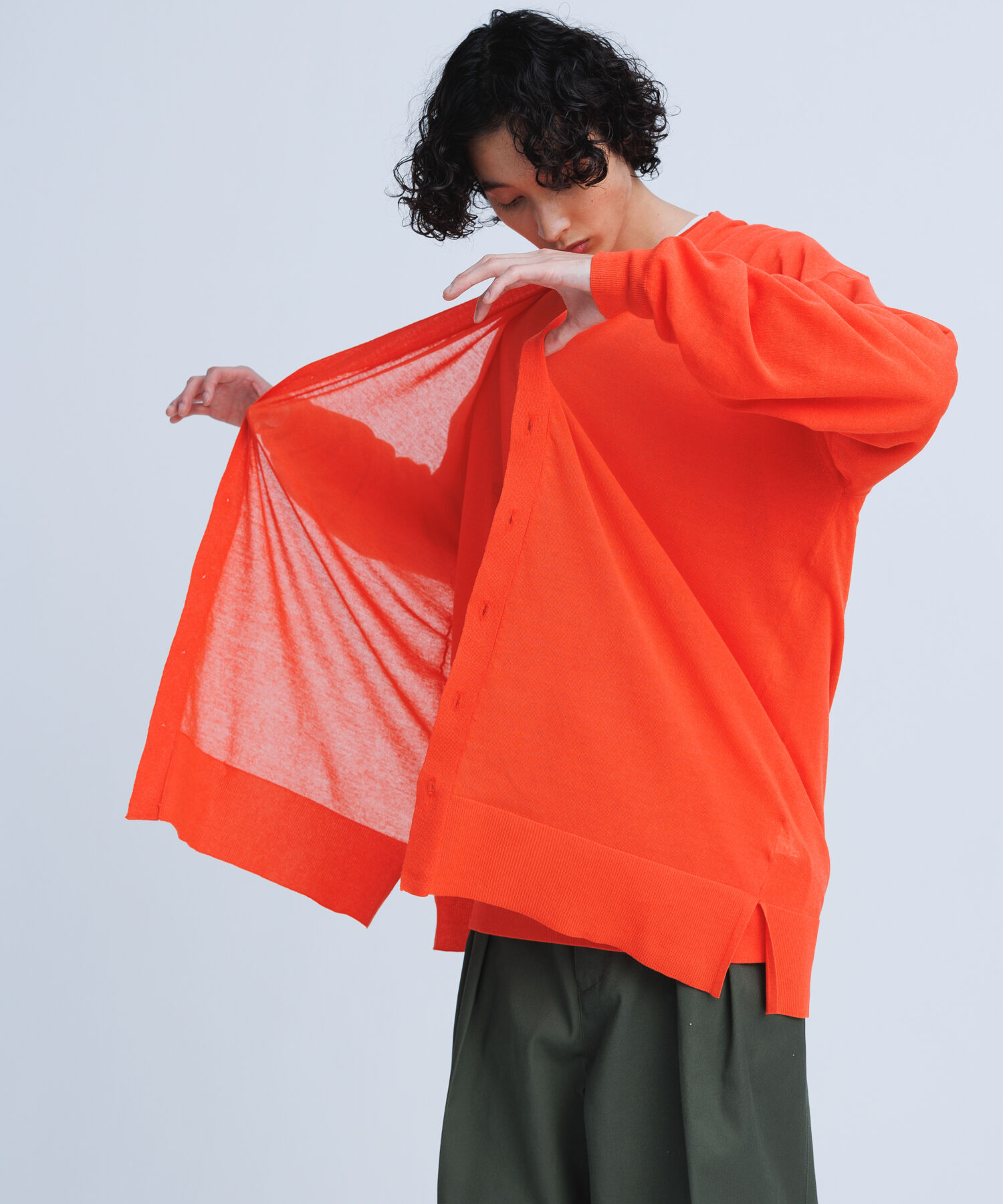 ADAM ET ROPE'「【WEB限定】麻調 ロングルーズ シアー サマーニット ロングカーディガン / ユニセックス」|カーディガン|