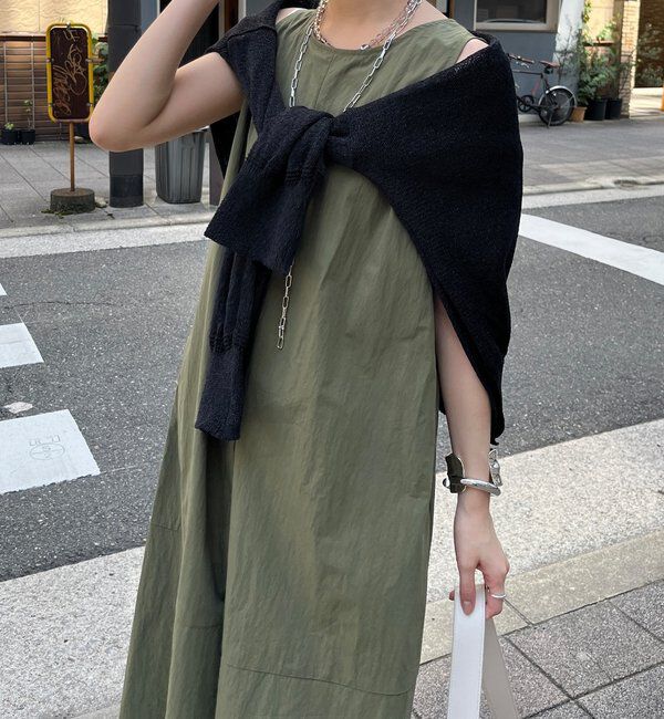  「【WEB限定】深タックデザインドレス」|ワンピース|カーキ