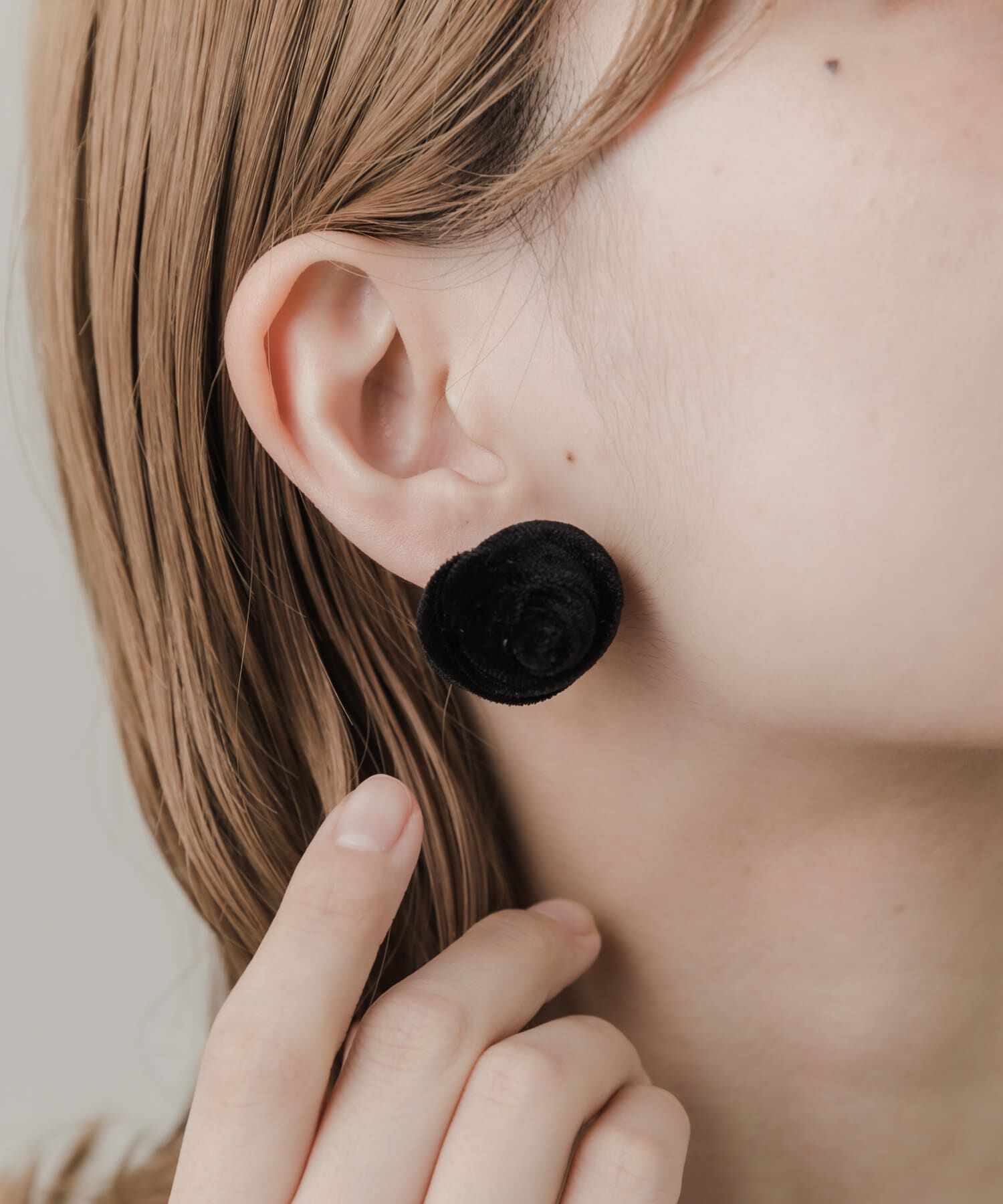 SMELLY「ベロアローズピアス」|ピアス|