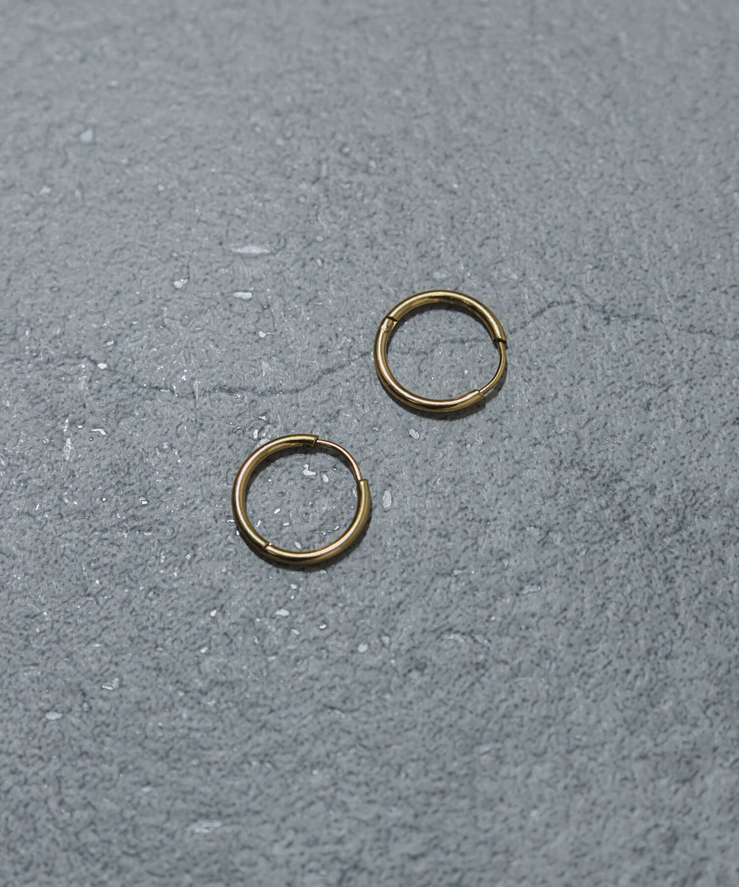 SMELLY「ステンレスミニフープピアス」|ピアス|ゴールド