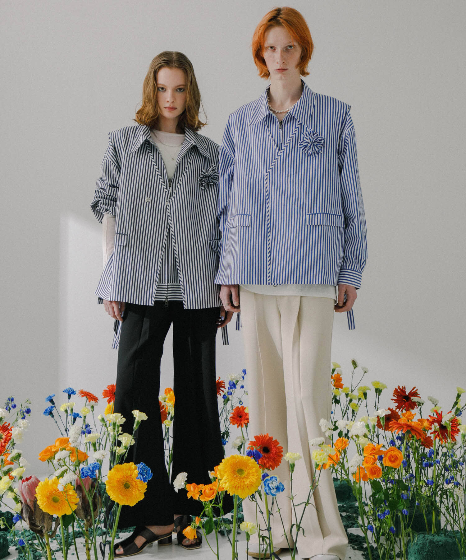 SENSE OF PLACE by URBAN RESEARCH「hxcyyd &times; SOP　ストライプフラワーコサージュシャツベスト(UNISEX)」|ベスト・ジレ|