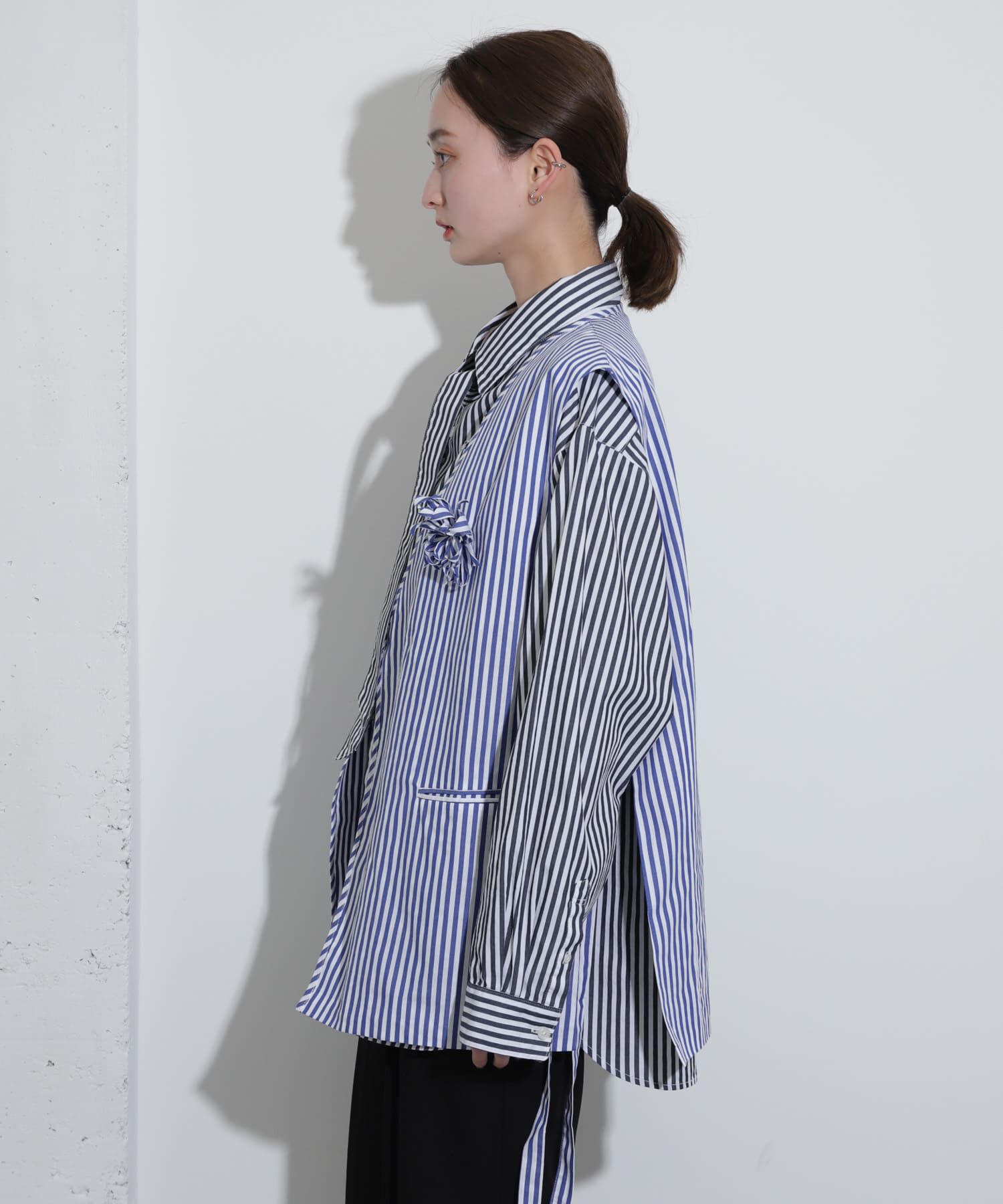 SENSE OF PLACE by URBAN RESEARCH「hxcyyd &times; SOP　ストライプフラワーコサージュシャツベスト(UNISEX)」|ベスト・ジレ|