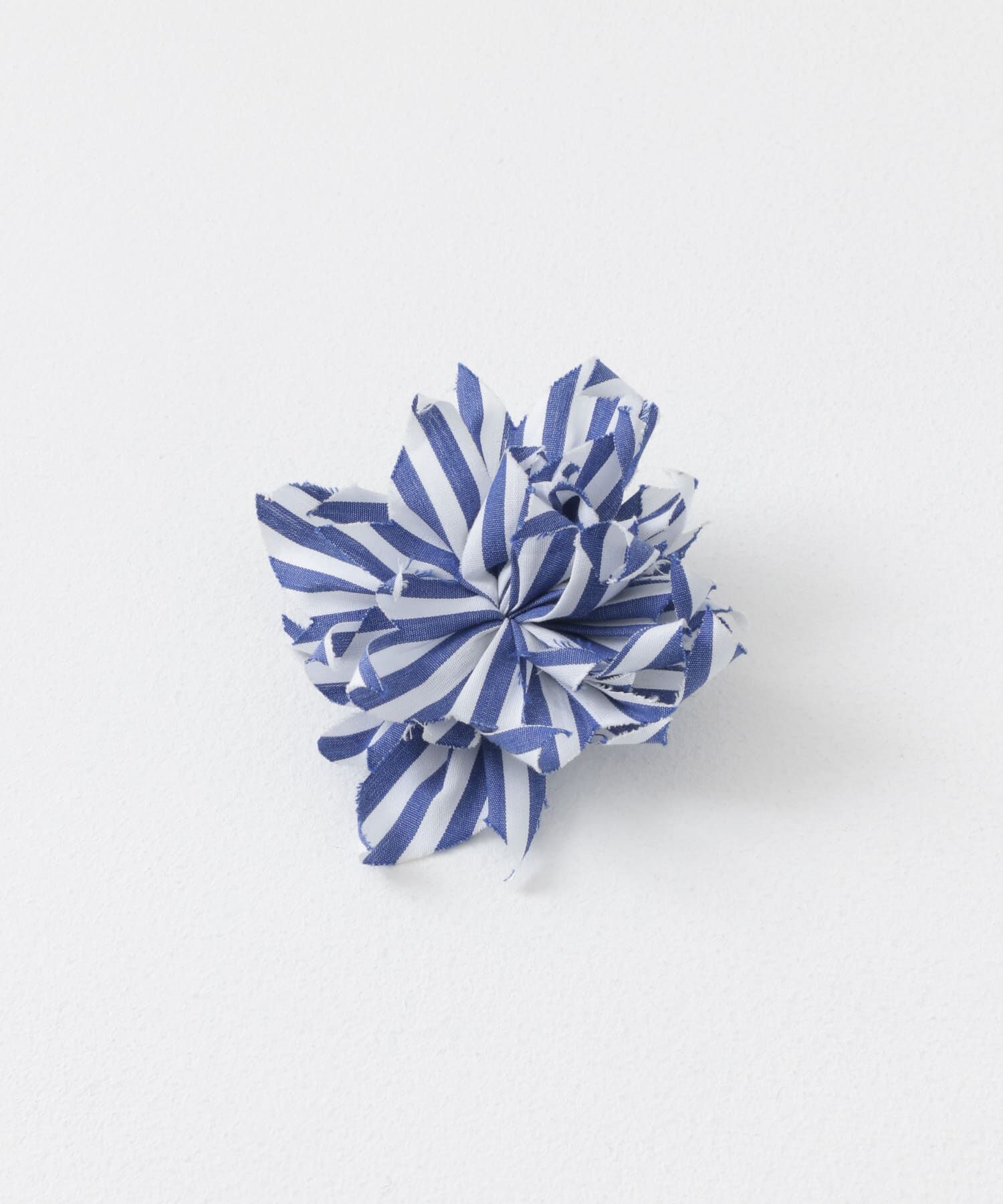 SENSE OF PLACE by URBAN RESEARCH「hxcyyd &times; SOP　ストライプフラワーコサージュシャツベスト(UNISEX)」|ベスト・ジレ|