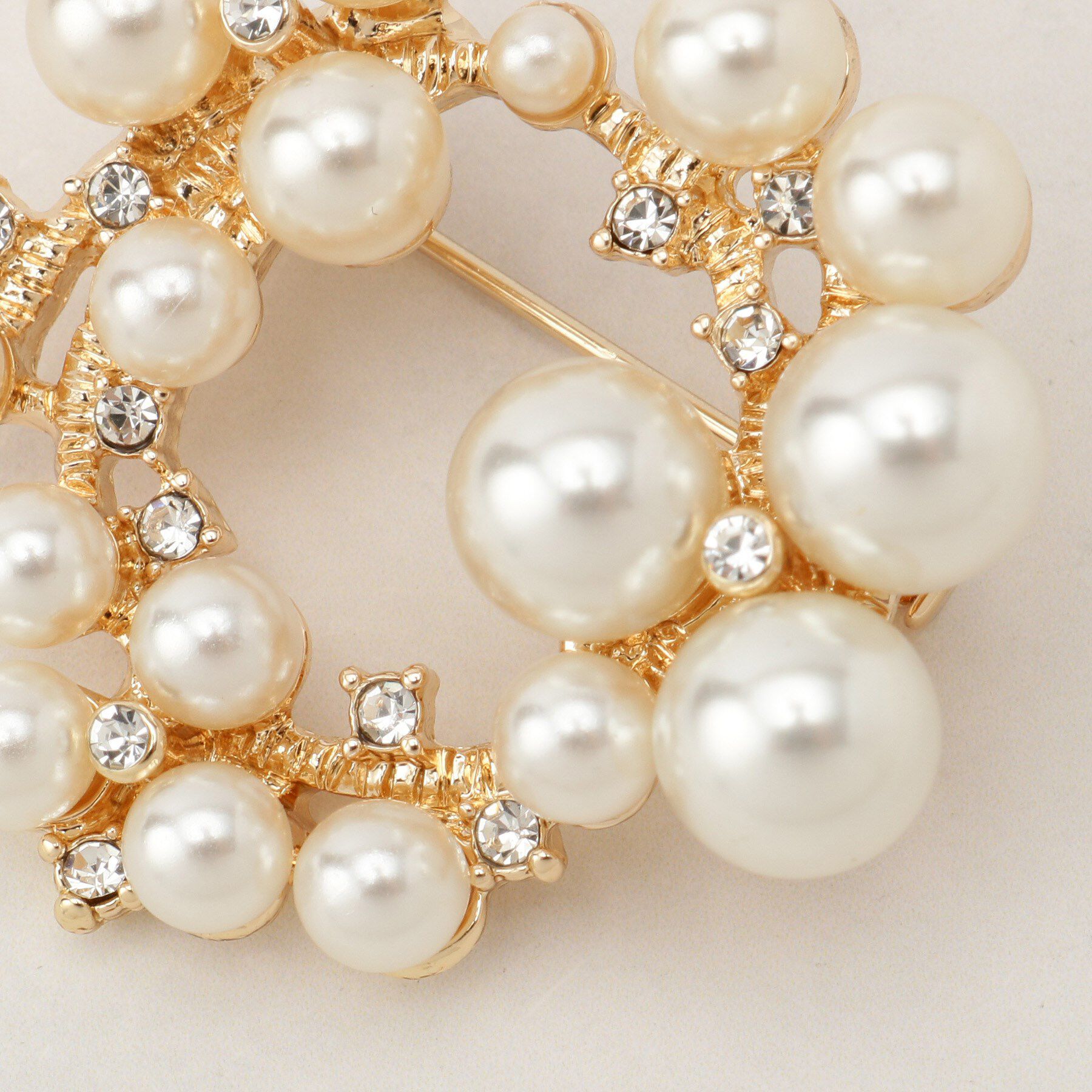 grove「ラウンドパール調ブローチ」|ブローチ・コサージュ|