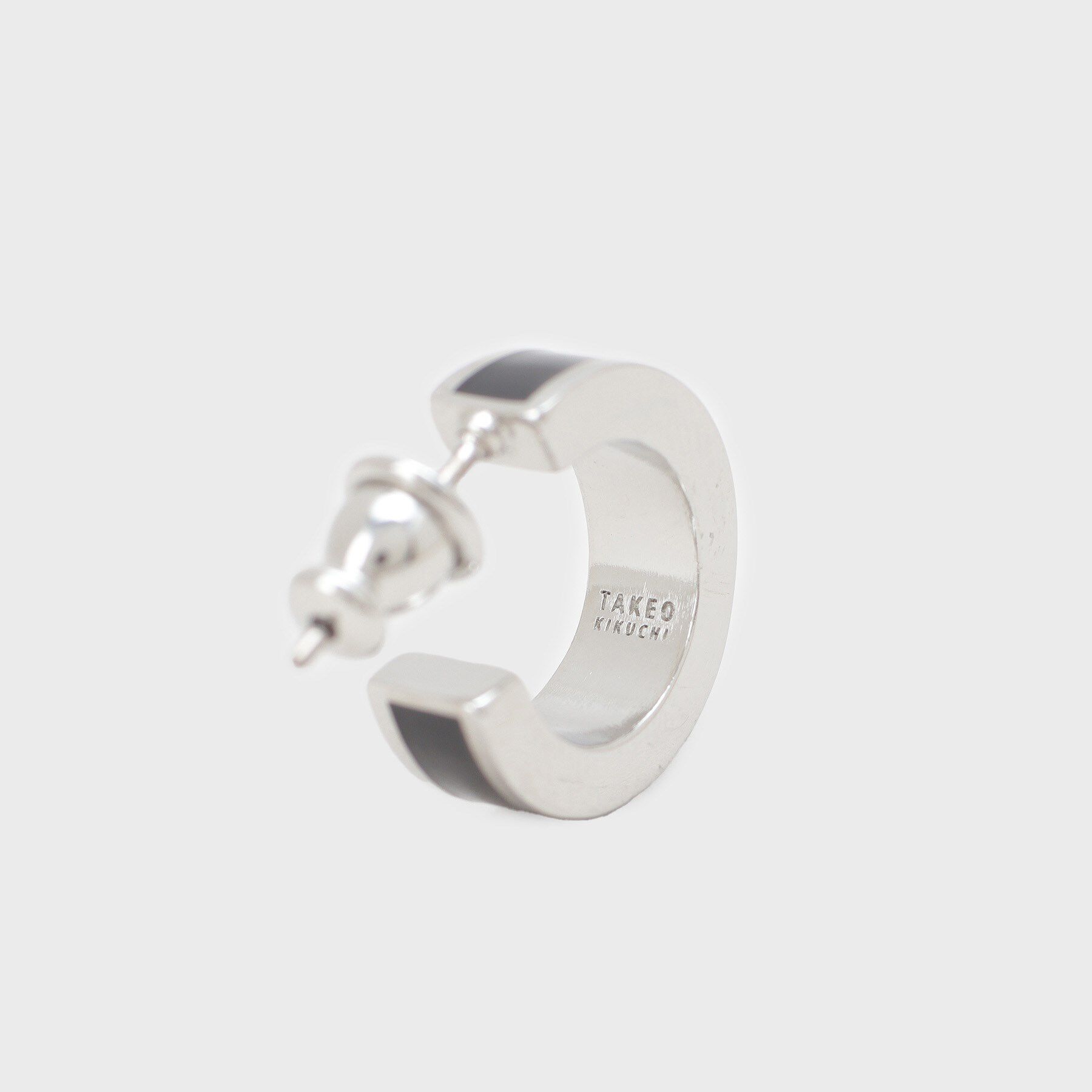 TAKEO KIKUCHI「ブラックエポラインピアス」|ピアス|