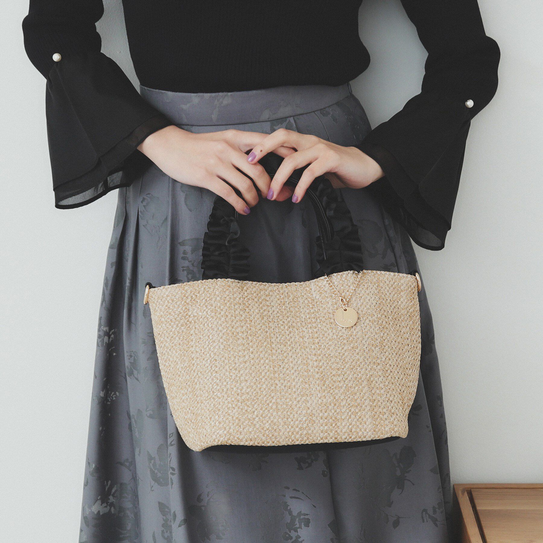 index「【2WAY】雑材フリル持ち手バッグ」|トートバッグ|ブラック(019)