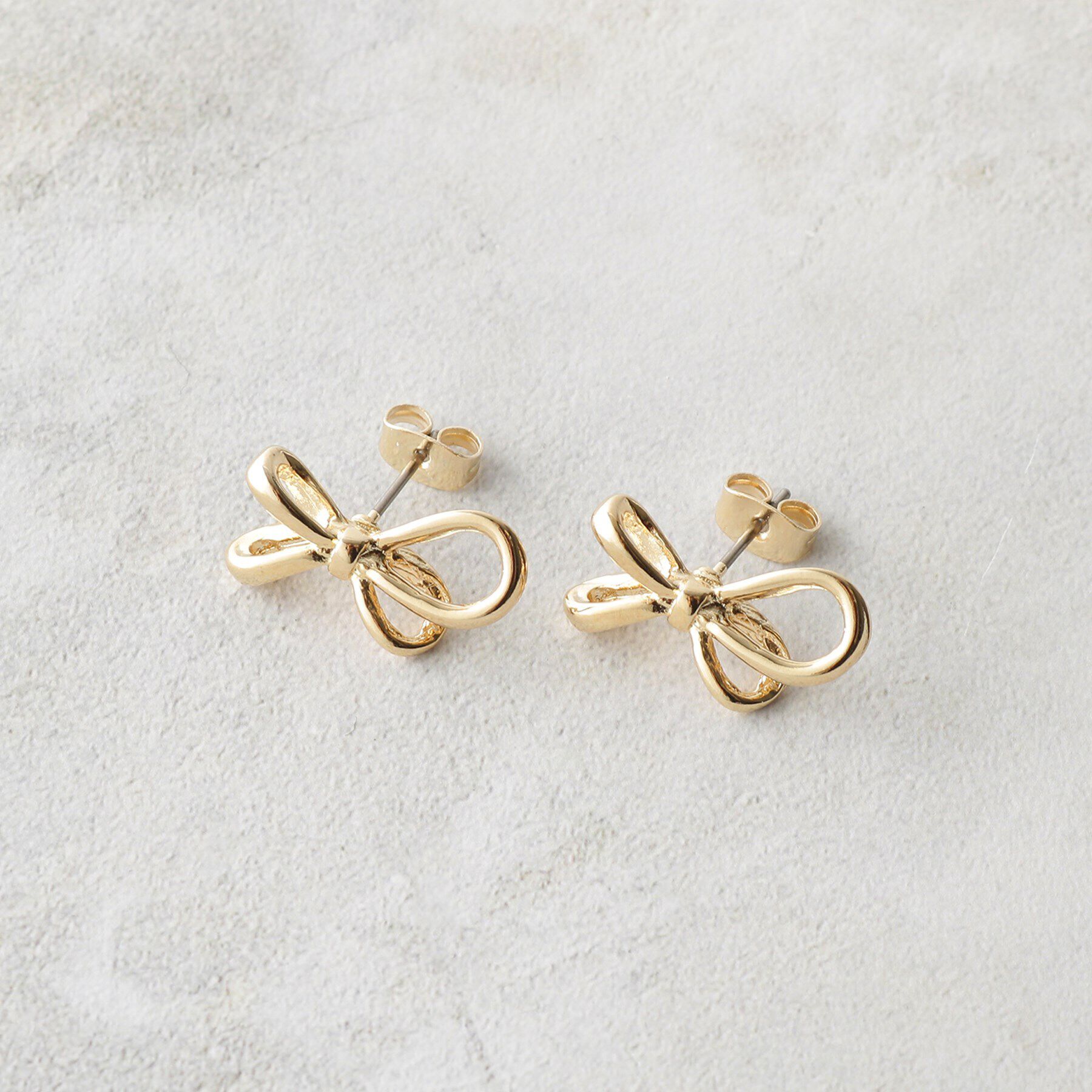 OPAQUE.CLIP「メタルリボンピアス」|ピアス|ゴールド(007)