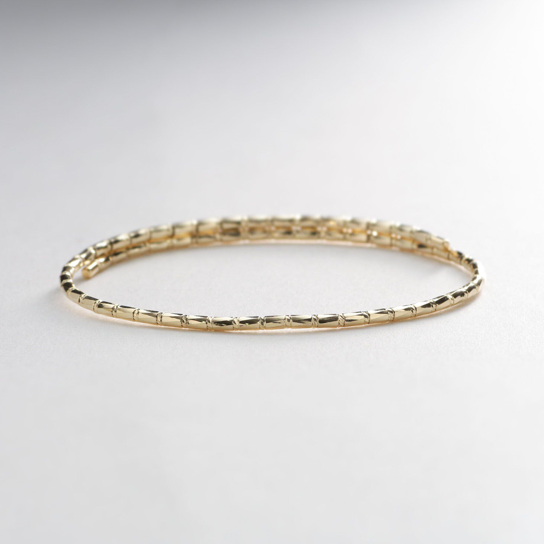 COCOSHNIK「K10カットビーズ マグネットバングル」|ブレスレット・バングル|