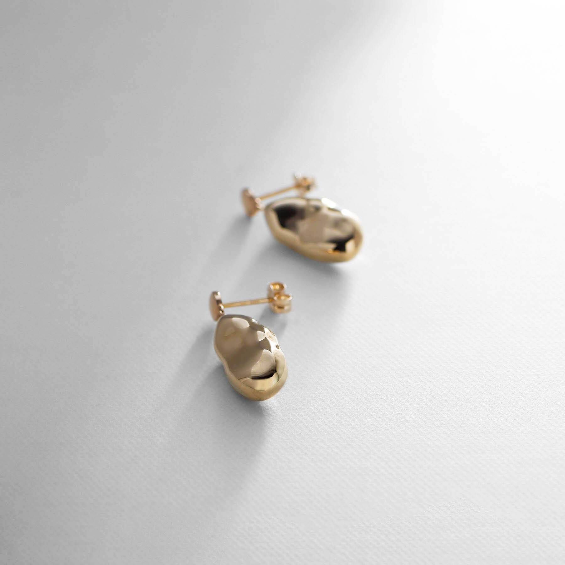 COCOSHNIK「K10中空バロックパールモチーフスティック スタッドピアス」|ピアス|