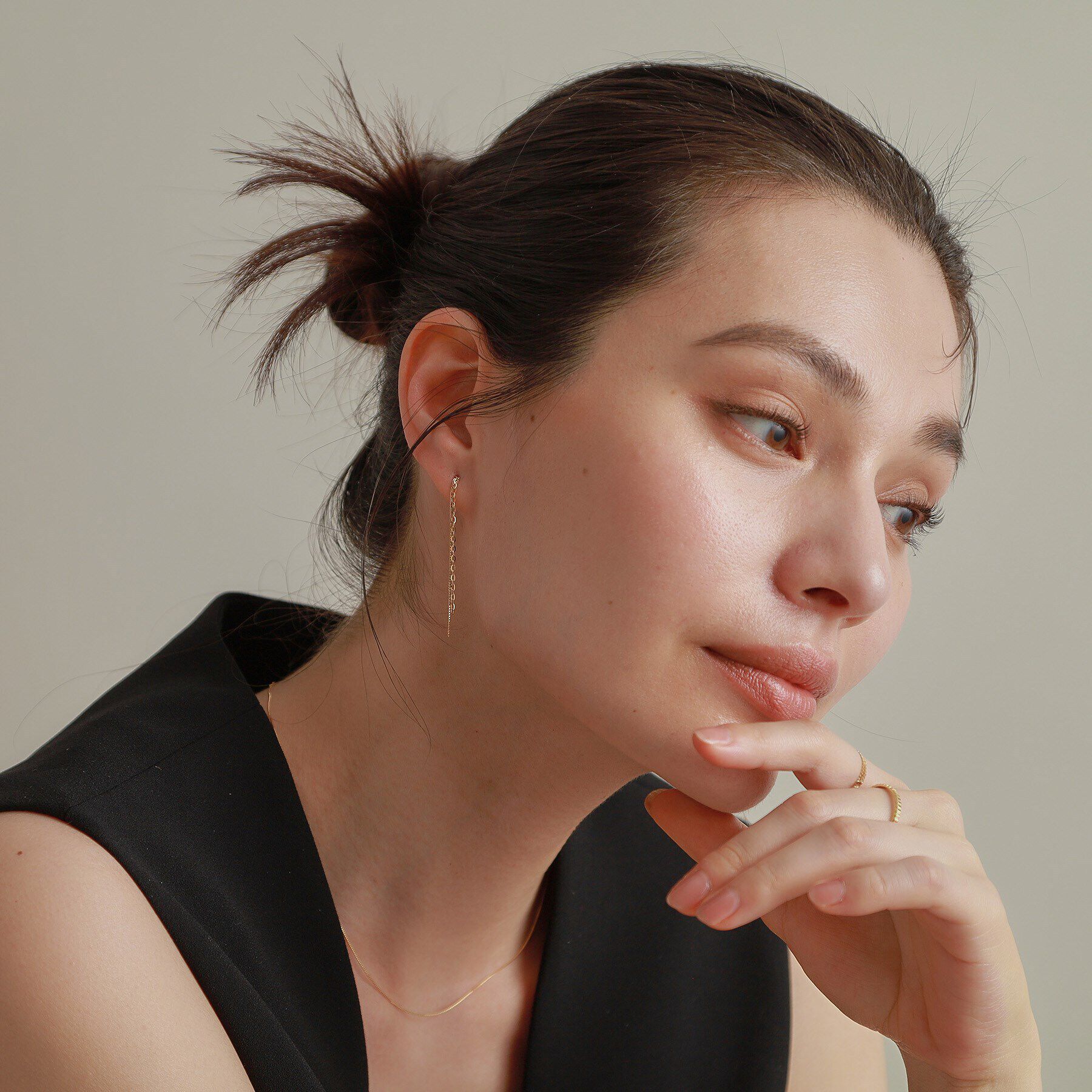 COCOSHNIK「K18ベネ&times;フラッシュアズキフリンジ スタッドピアス」|ピアス|